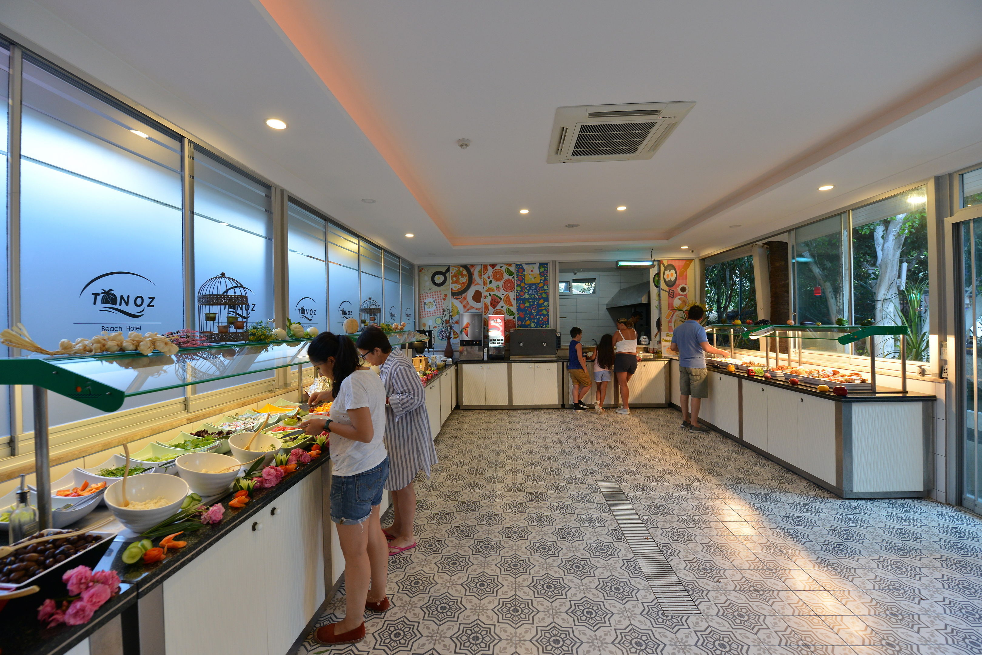 TONOZ BEACH HOTEL