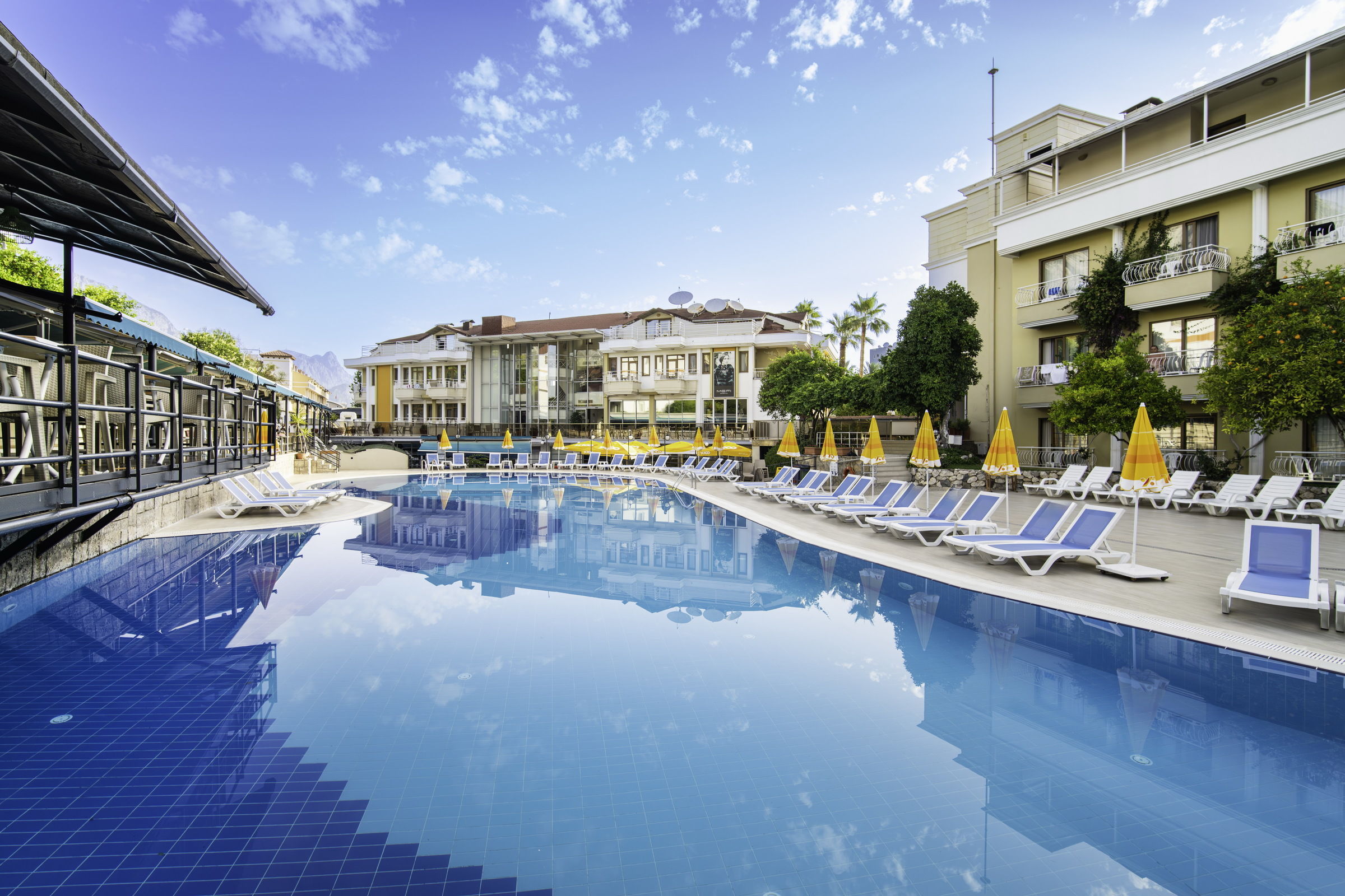 TU CASA GELIDONYA HOTEL