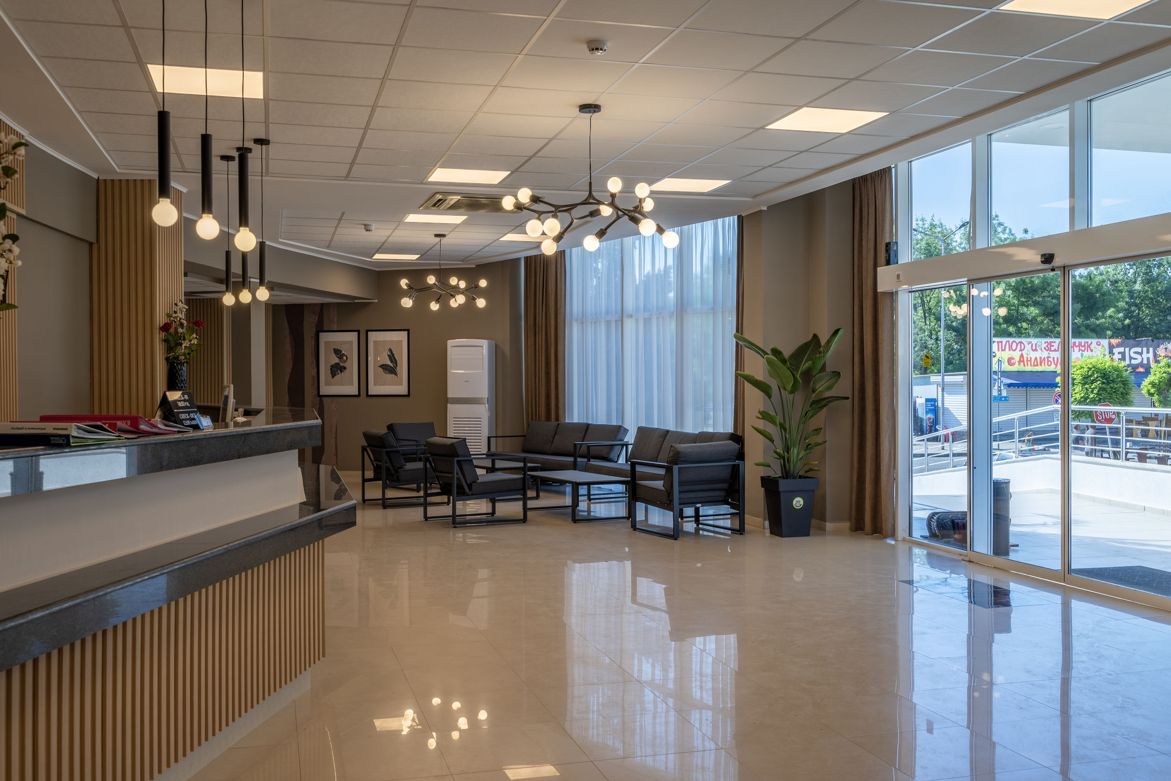 QUEEN NELLY HOTEL