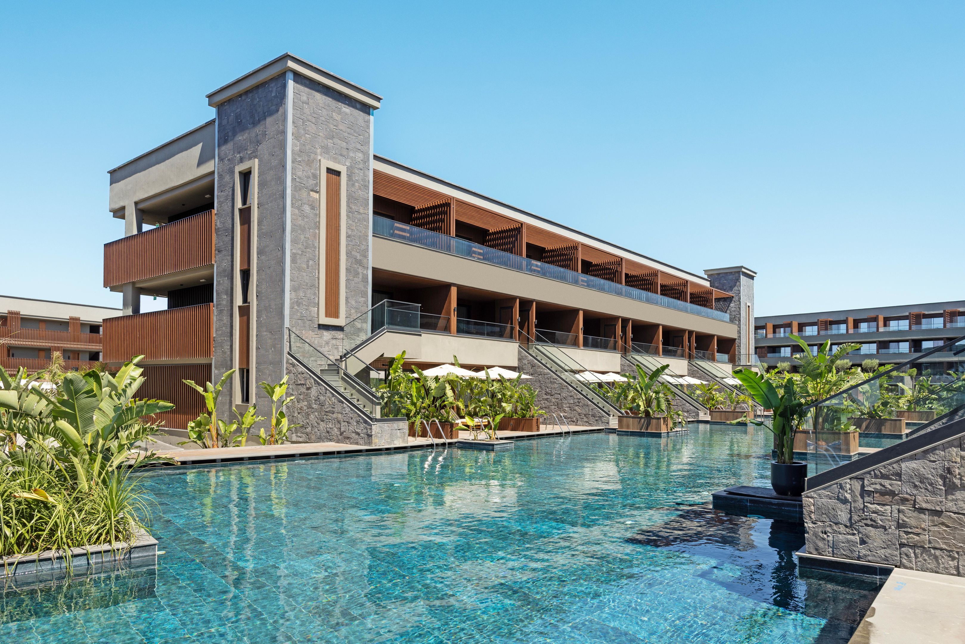 JACARANDA LUXURY RESORT