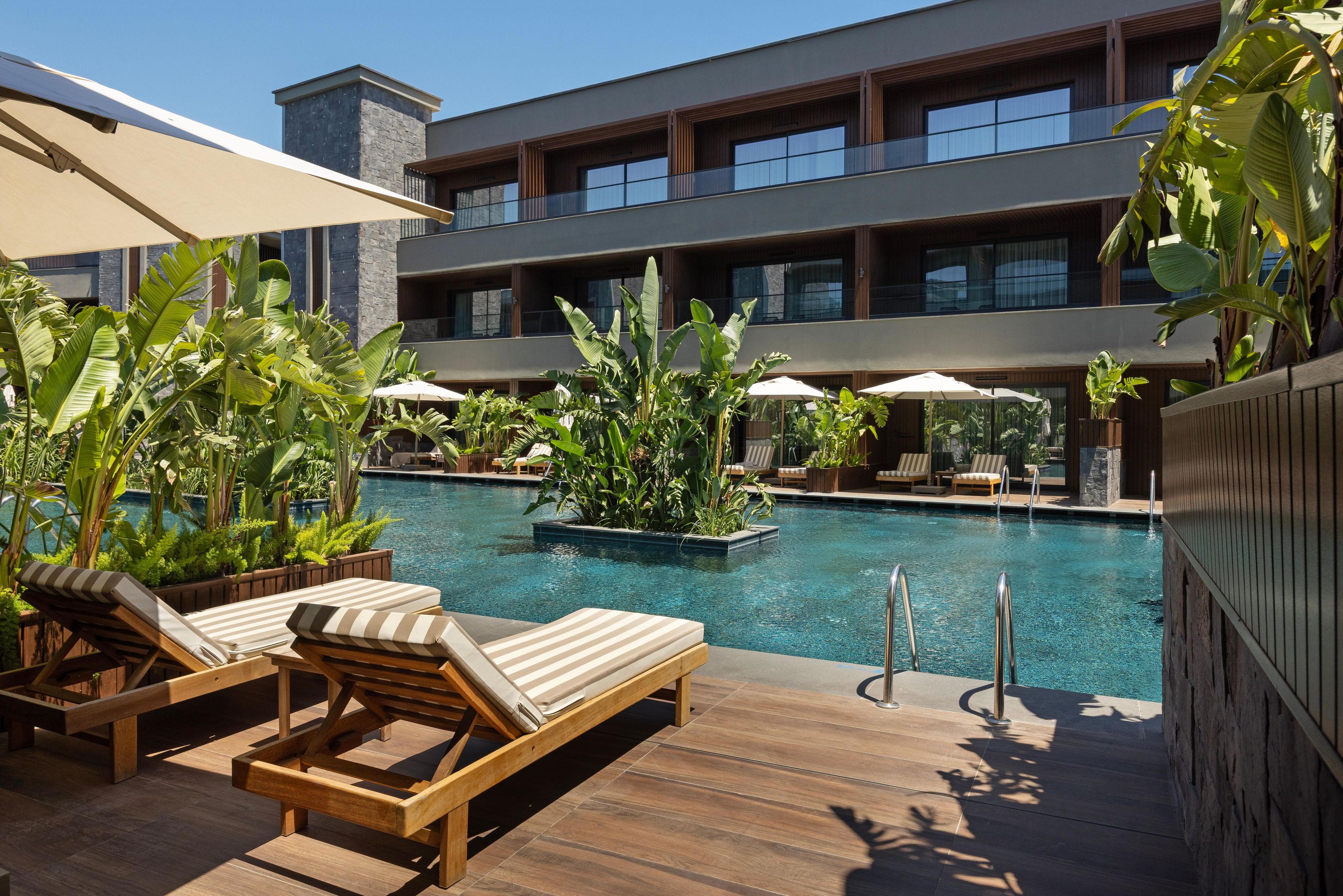 JACARANDA LUXURY RESORT
