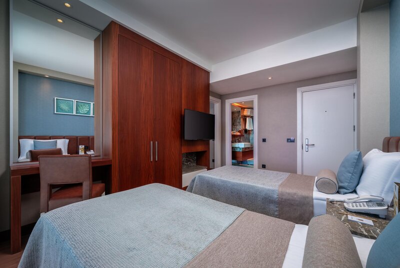 BAIA HOTEL LARA