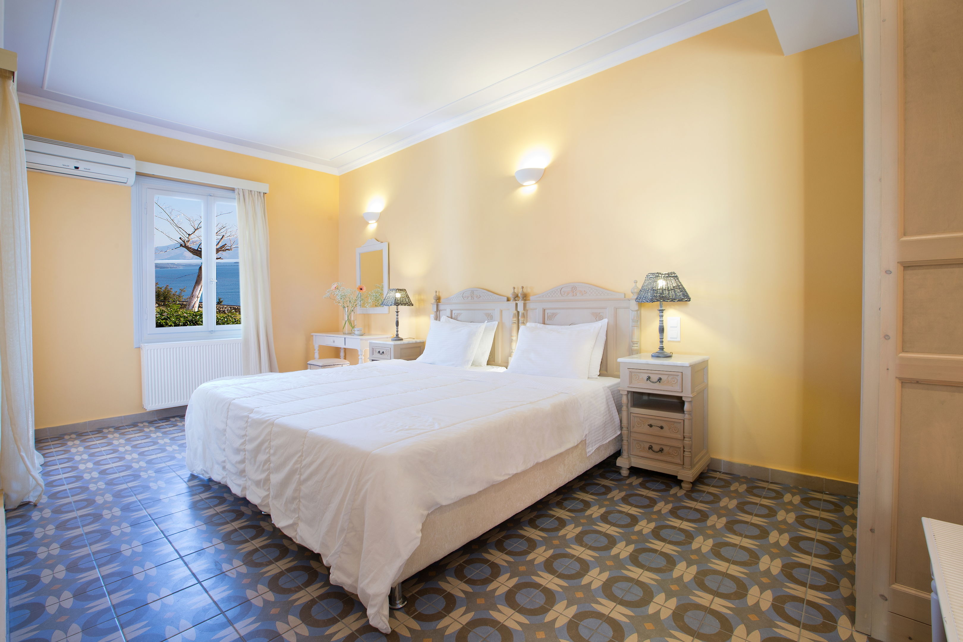 RED TOWER HOTEL - SUITES