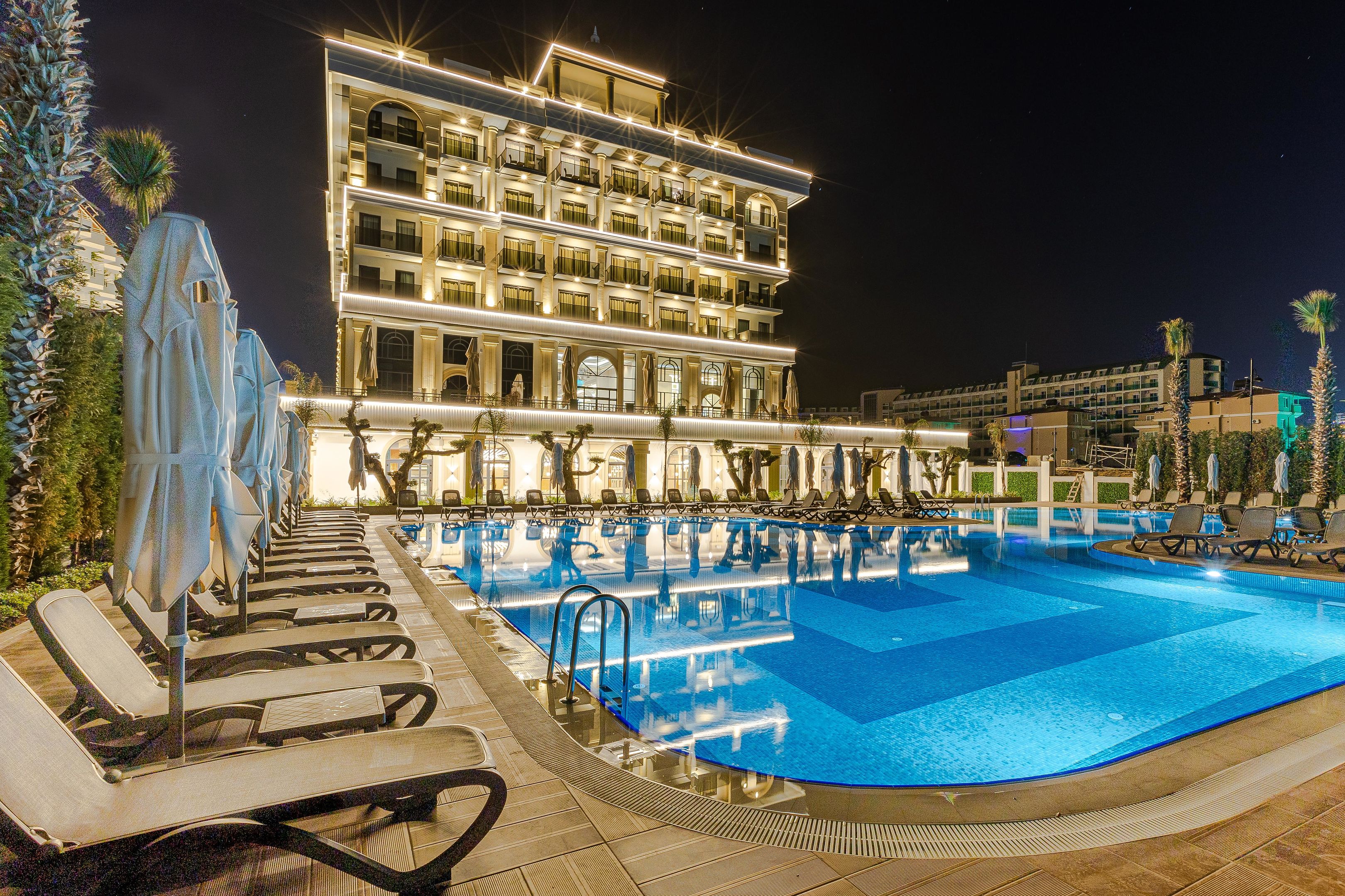 SERENITY QUEEN HOTEL
