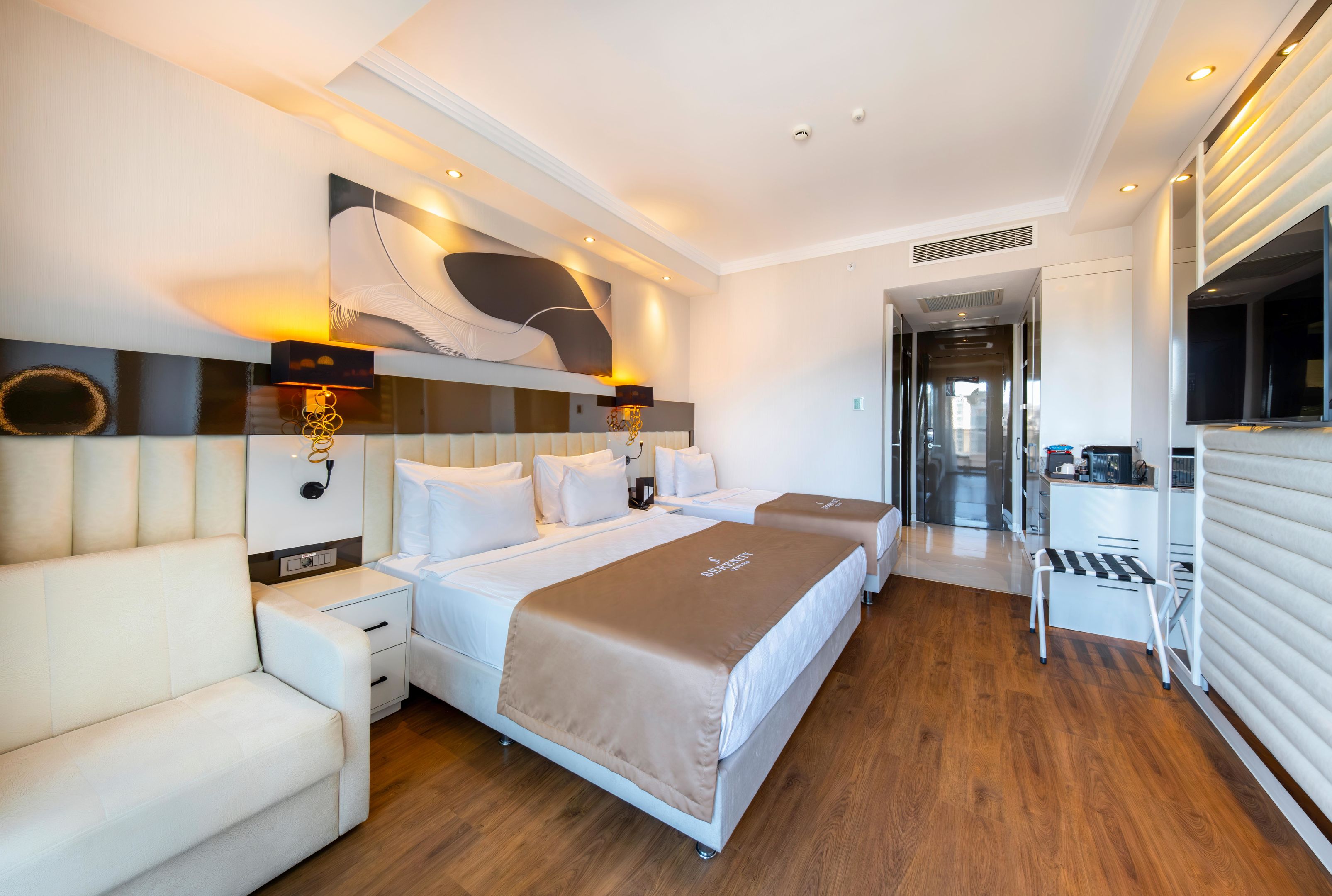 SERENITY QUEEN HOTEL