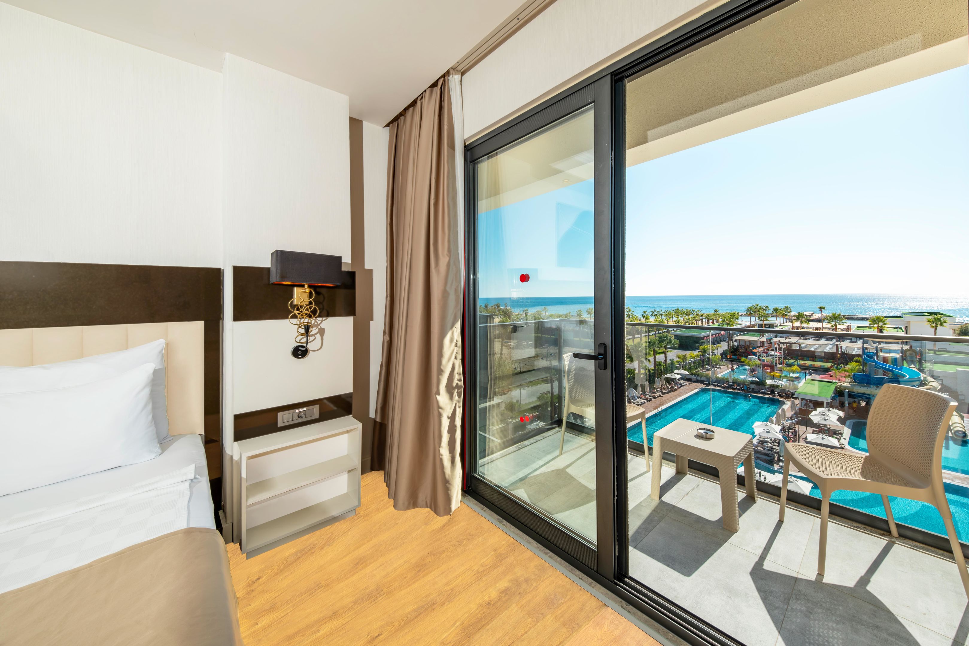 SERENITY QUEEN HOTEL