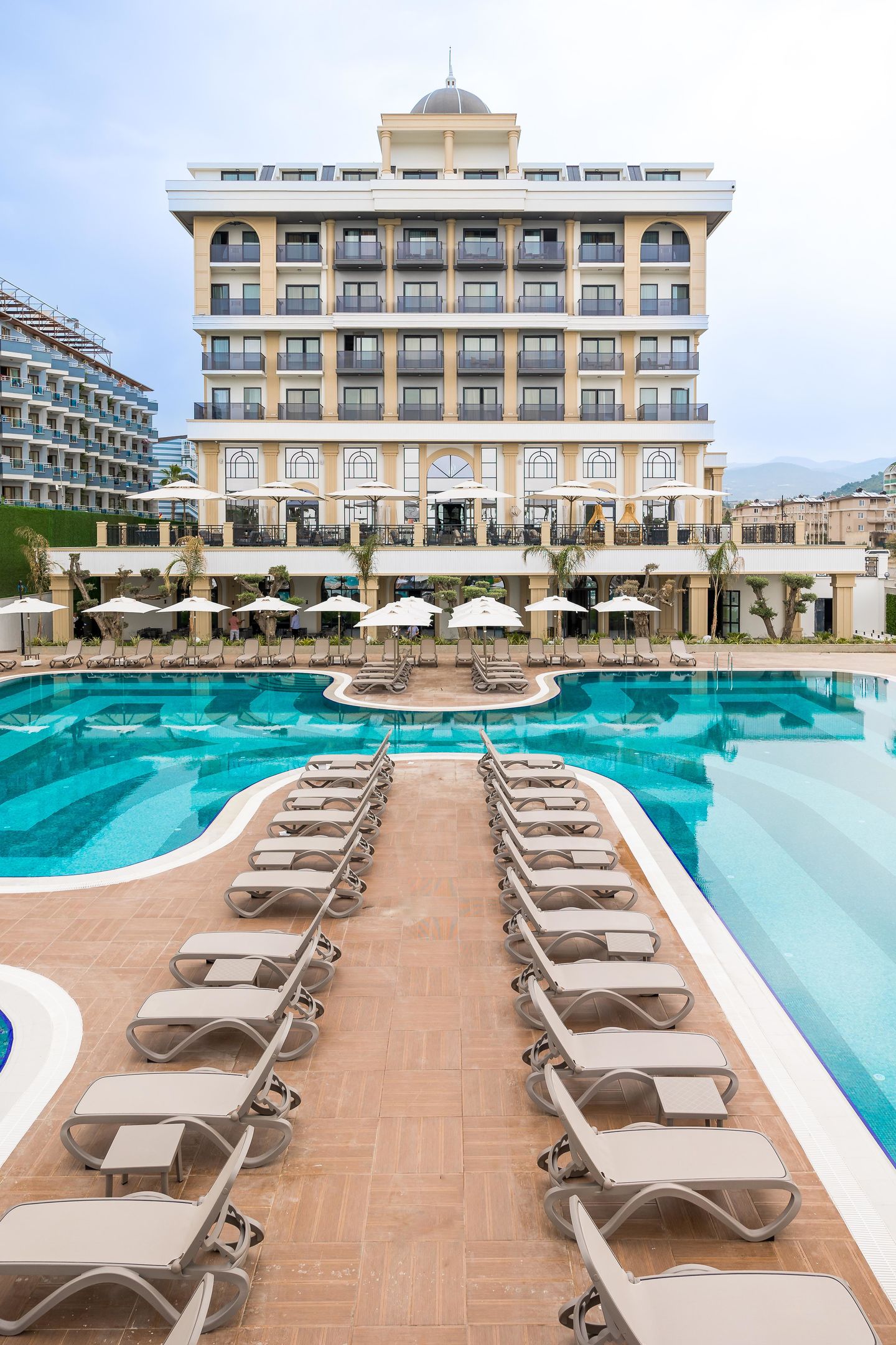 SERENITY QUEEN HOTEL