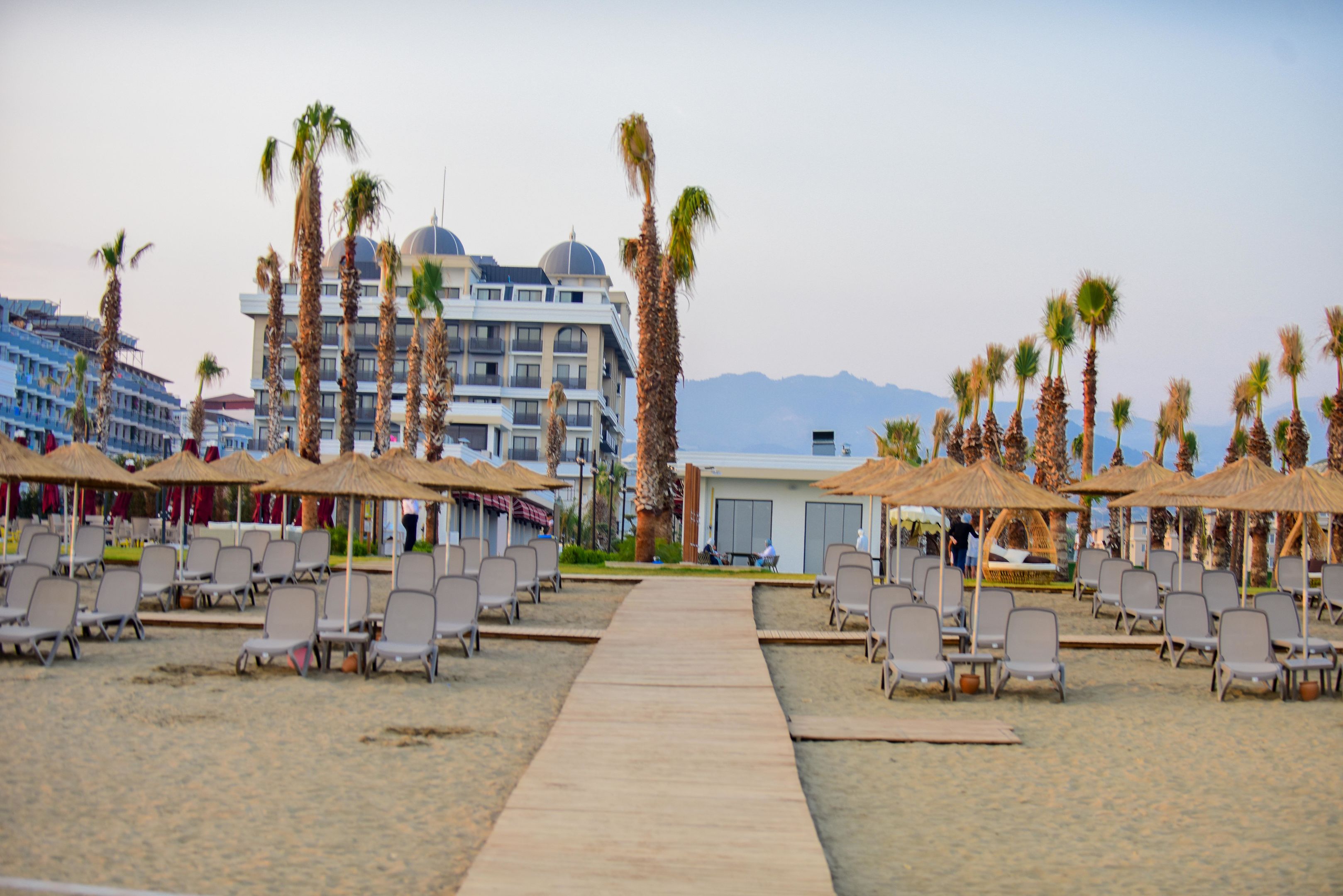 SERENITY QUEEN HOTEL