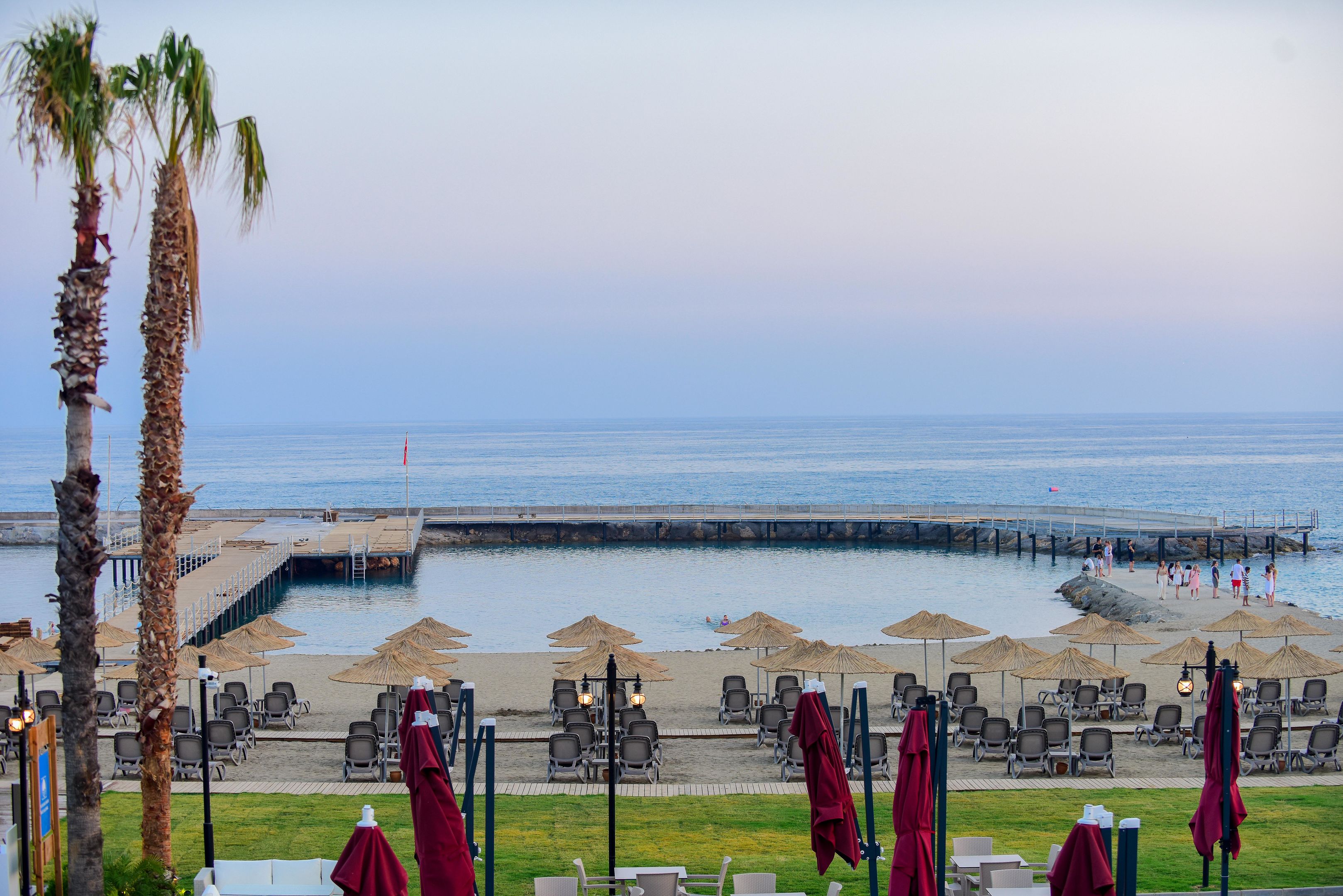 SERENITY QUEEN HOTEL