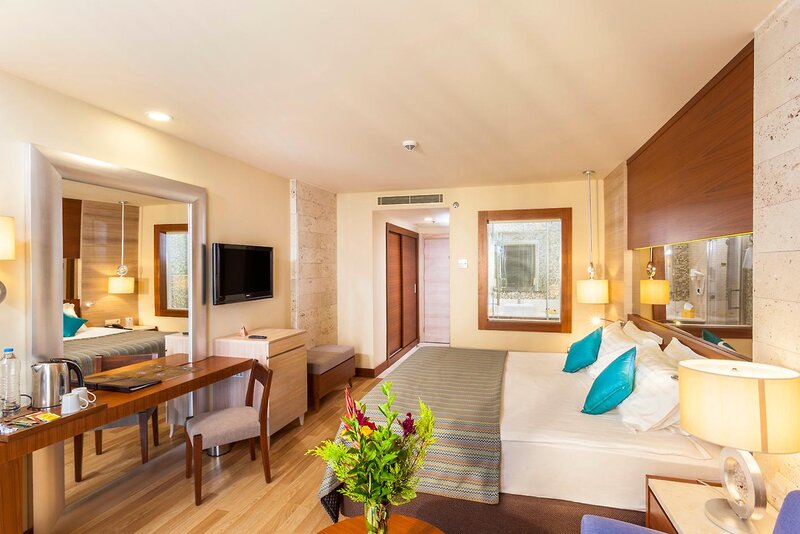 MELAS HOTEL LARA