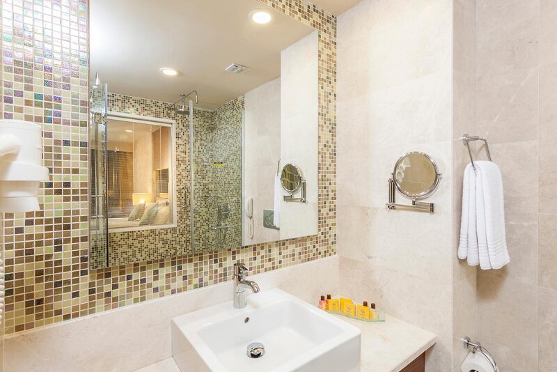 MELAS HOTEL LARA