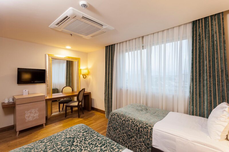MELAS HOTEL LARA