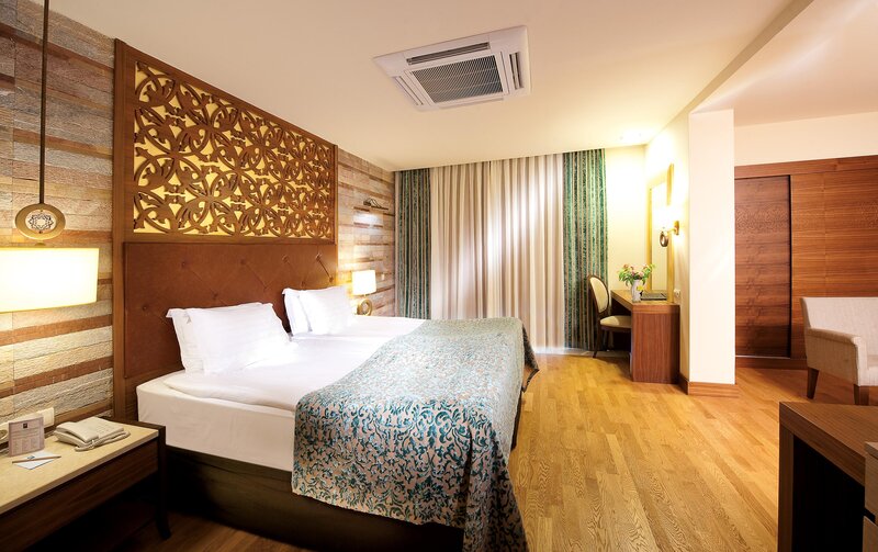 MELAS HOTEL LARA
