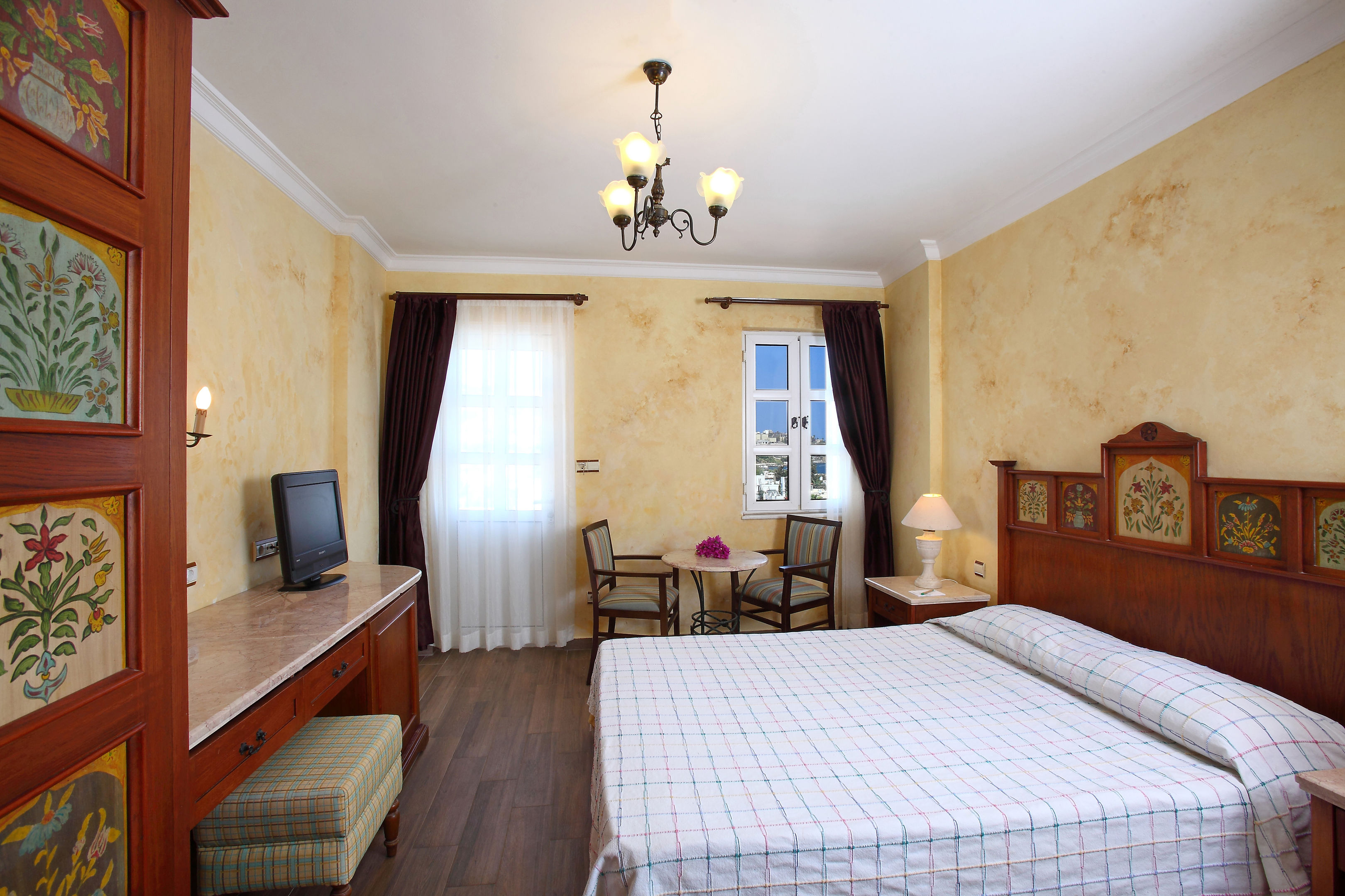 ELEMENTA HOTEL 12+