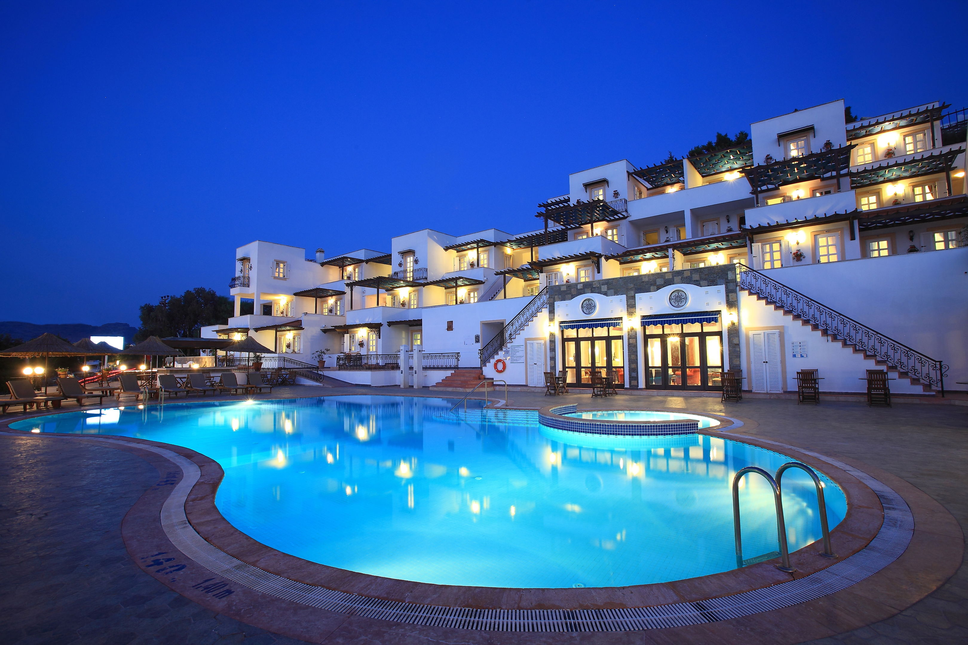 ELEMENTA HOTEL 12+