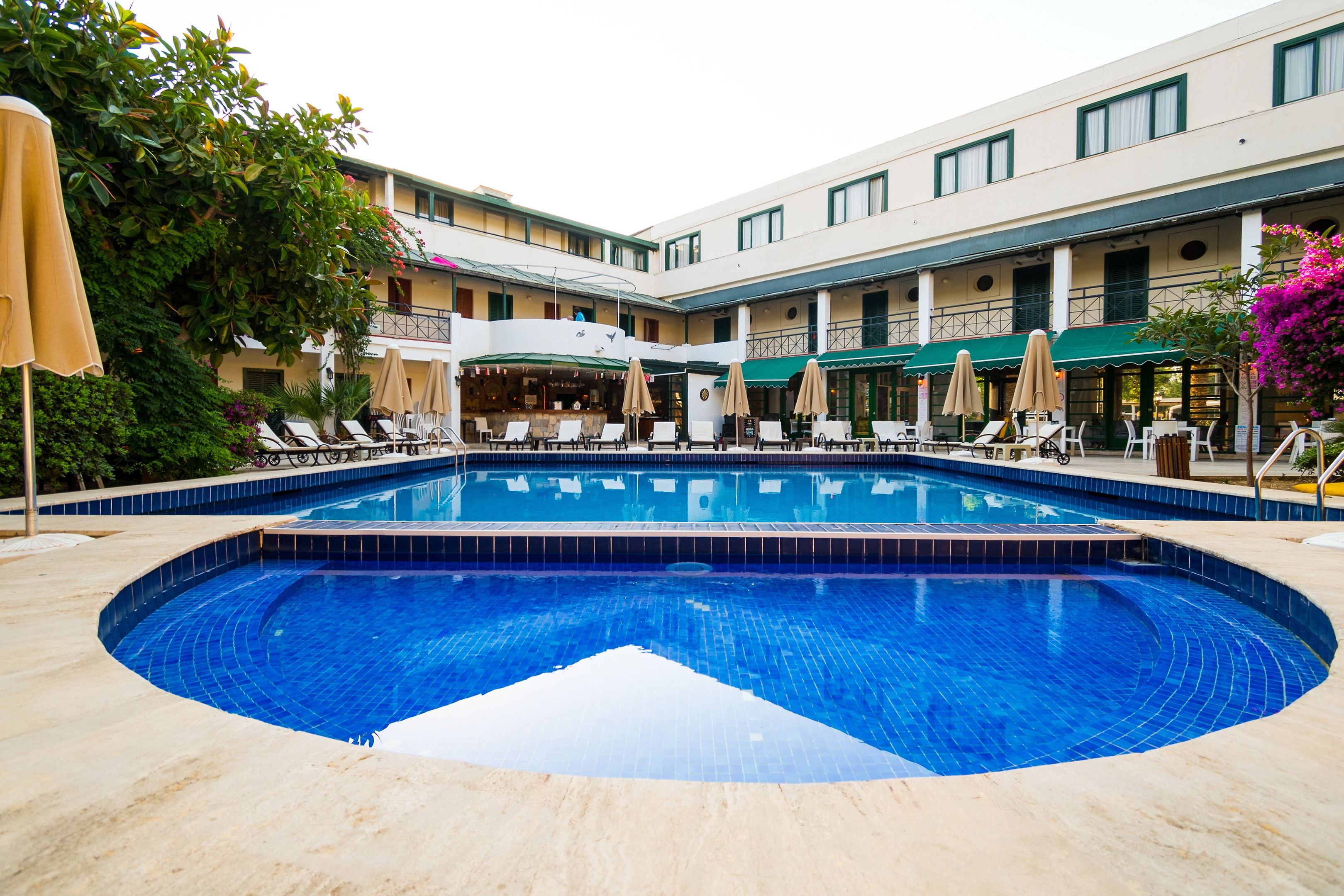 BLEU NUIT HOTEL