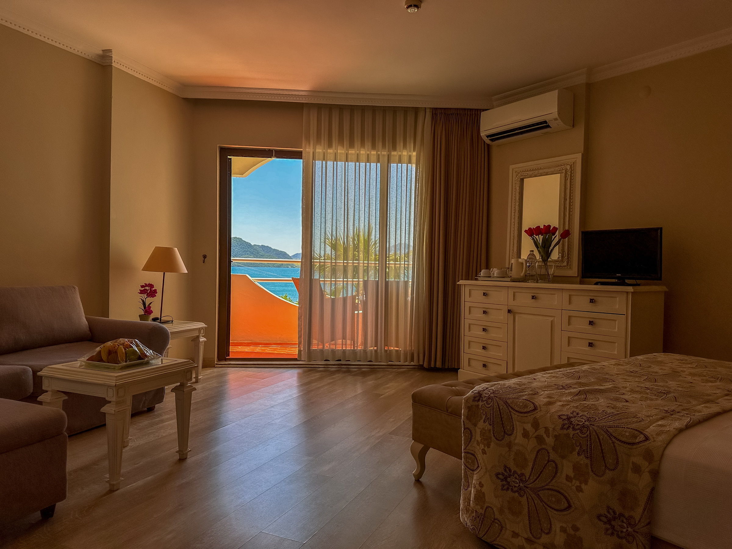 HAWAII HOTEL