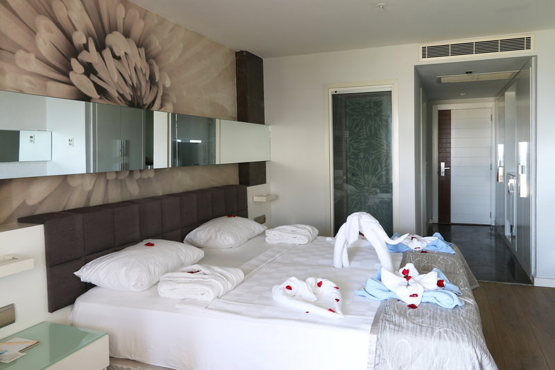 LONICERA WEST HOTEL