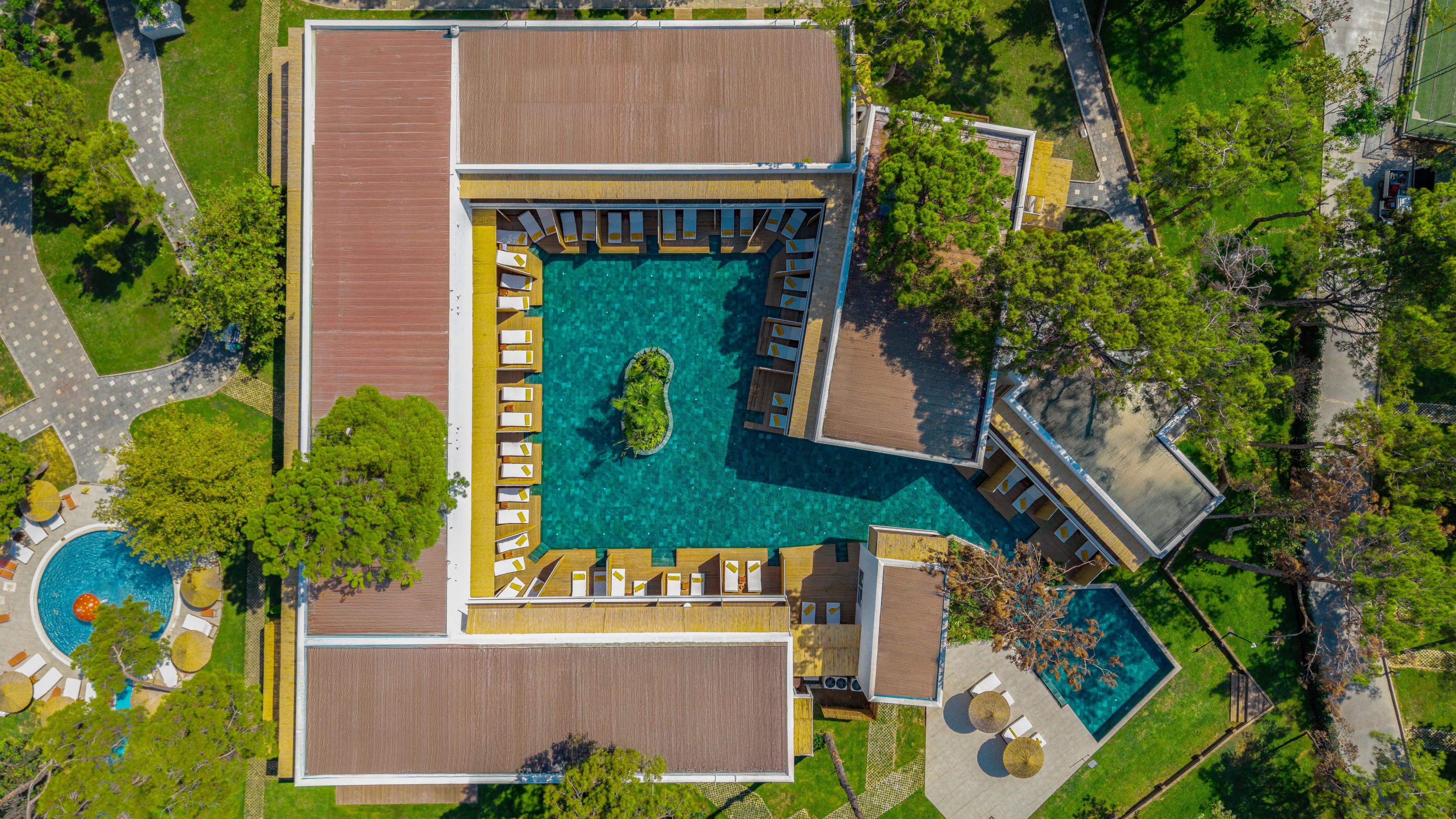 FASHIONTV LUXE RESORT