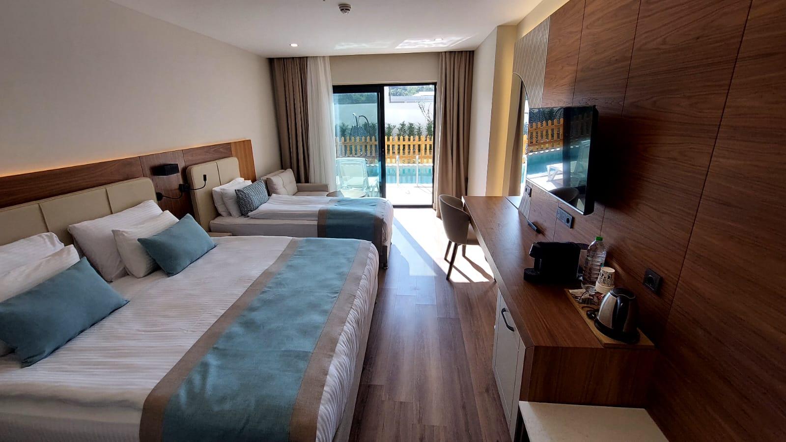 SIDE MOON PALACE HOTEL
