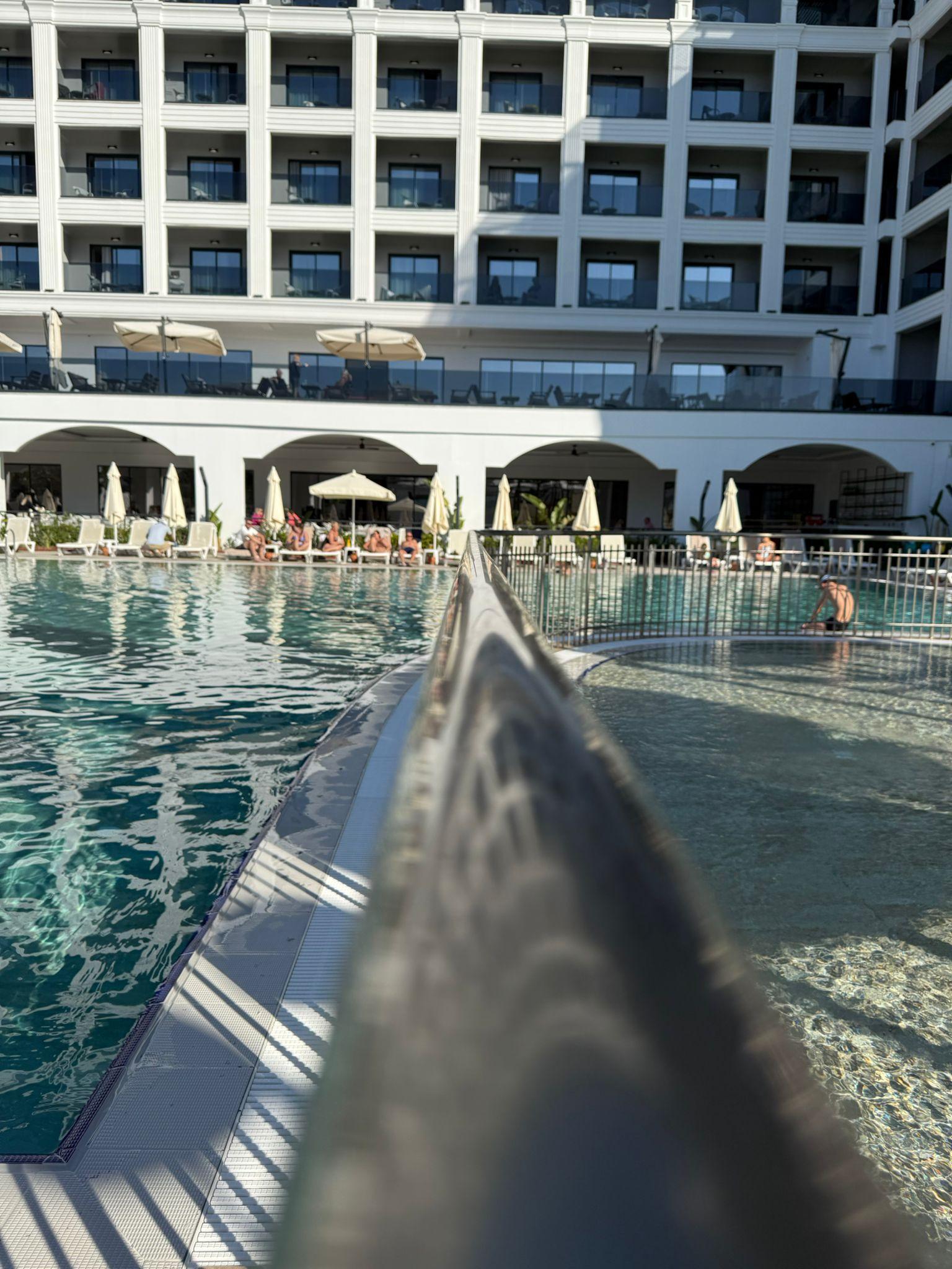 SIDE MOON PALACE HOTEL