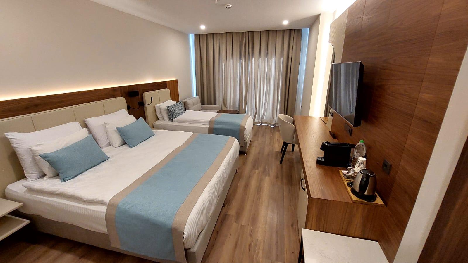 SIDE MOON PALACE HOTEL