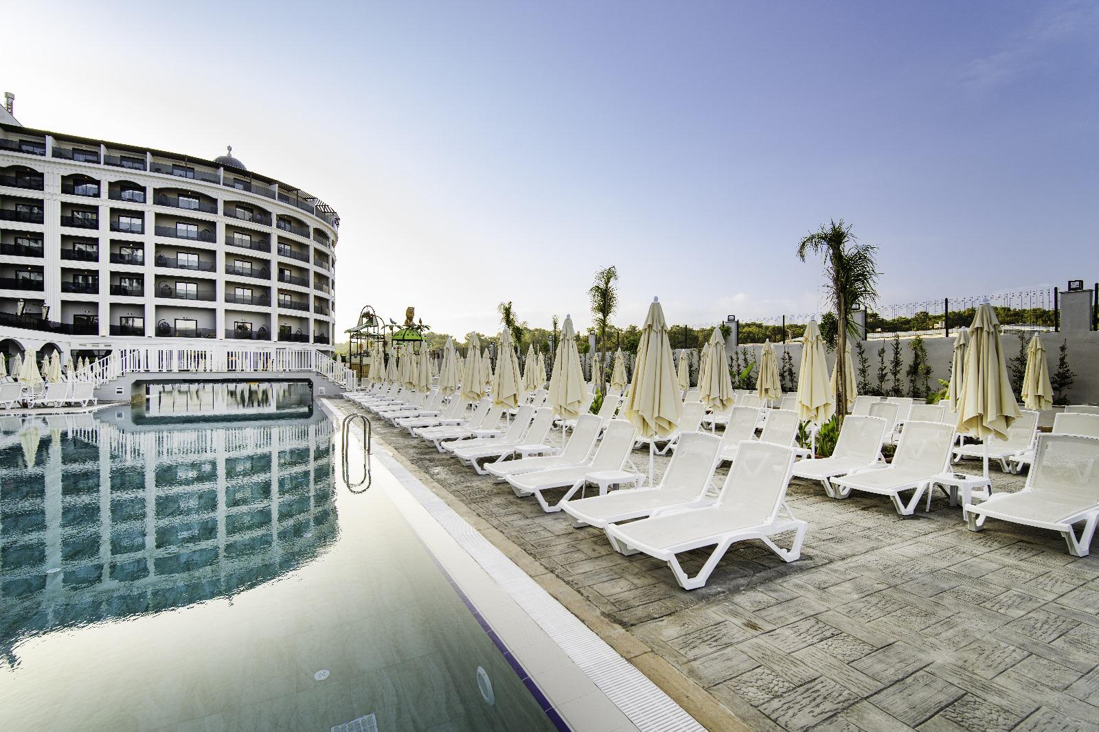 SIDE MOON PALACE HOTEL