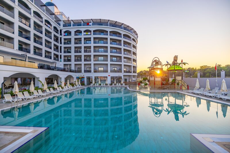 SIDE MOON PALACE HOTEL