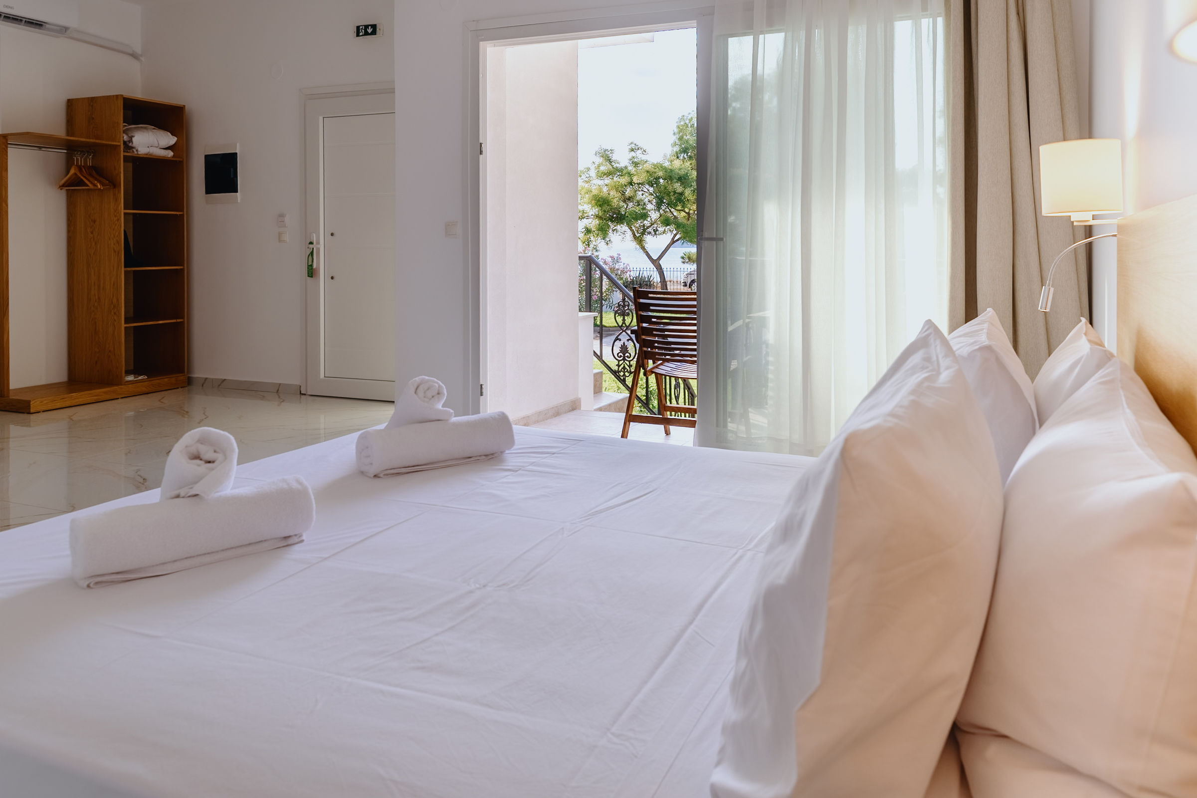 BLUE BAY HOTEL NEA IRAKLITSA