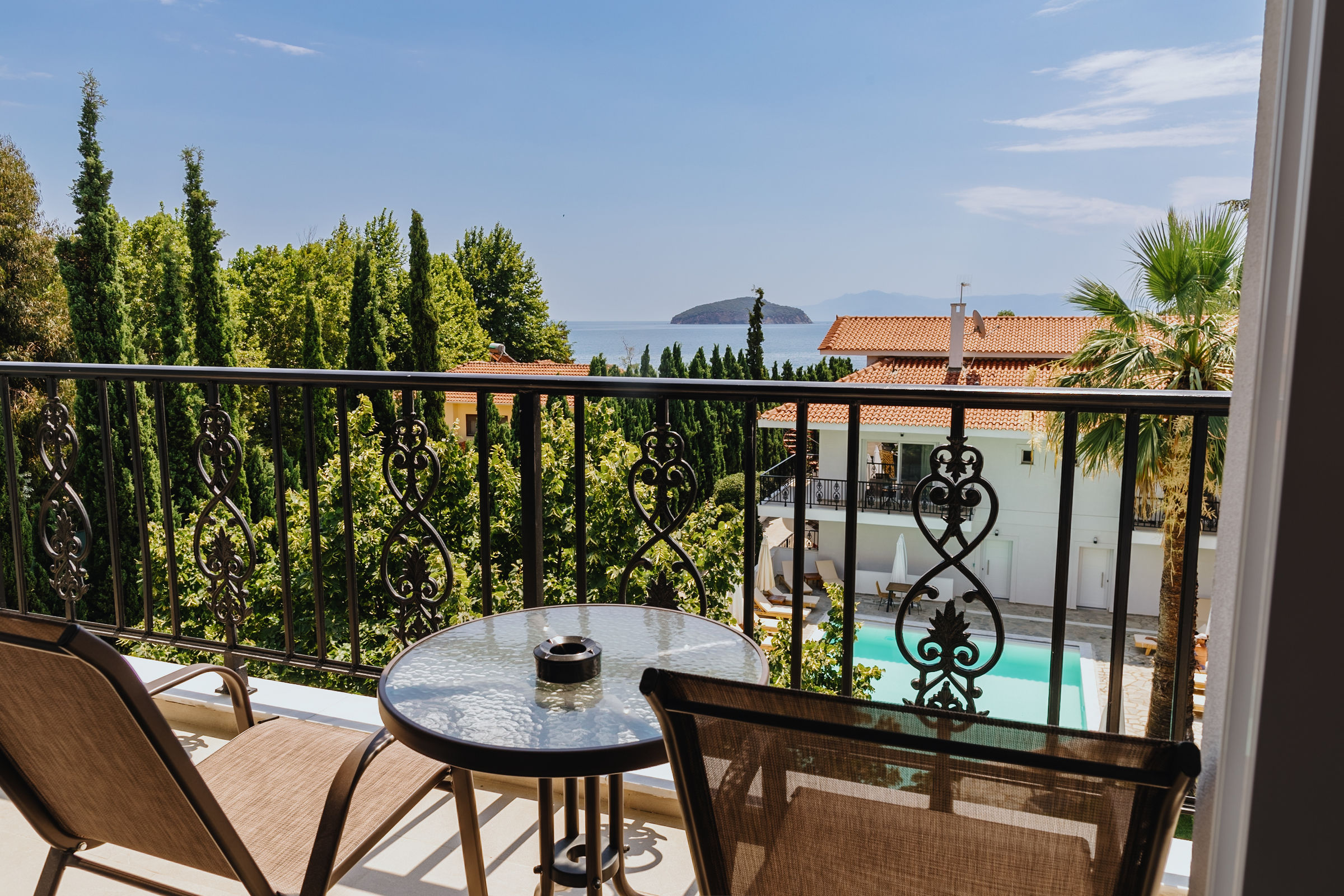 BLUE BAY HOTEL NEA IRAKLITSA