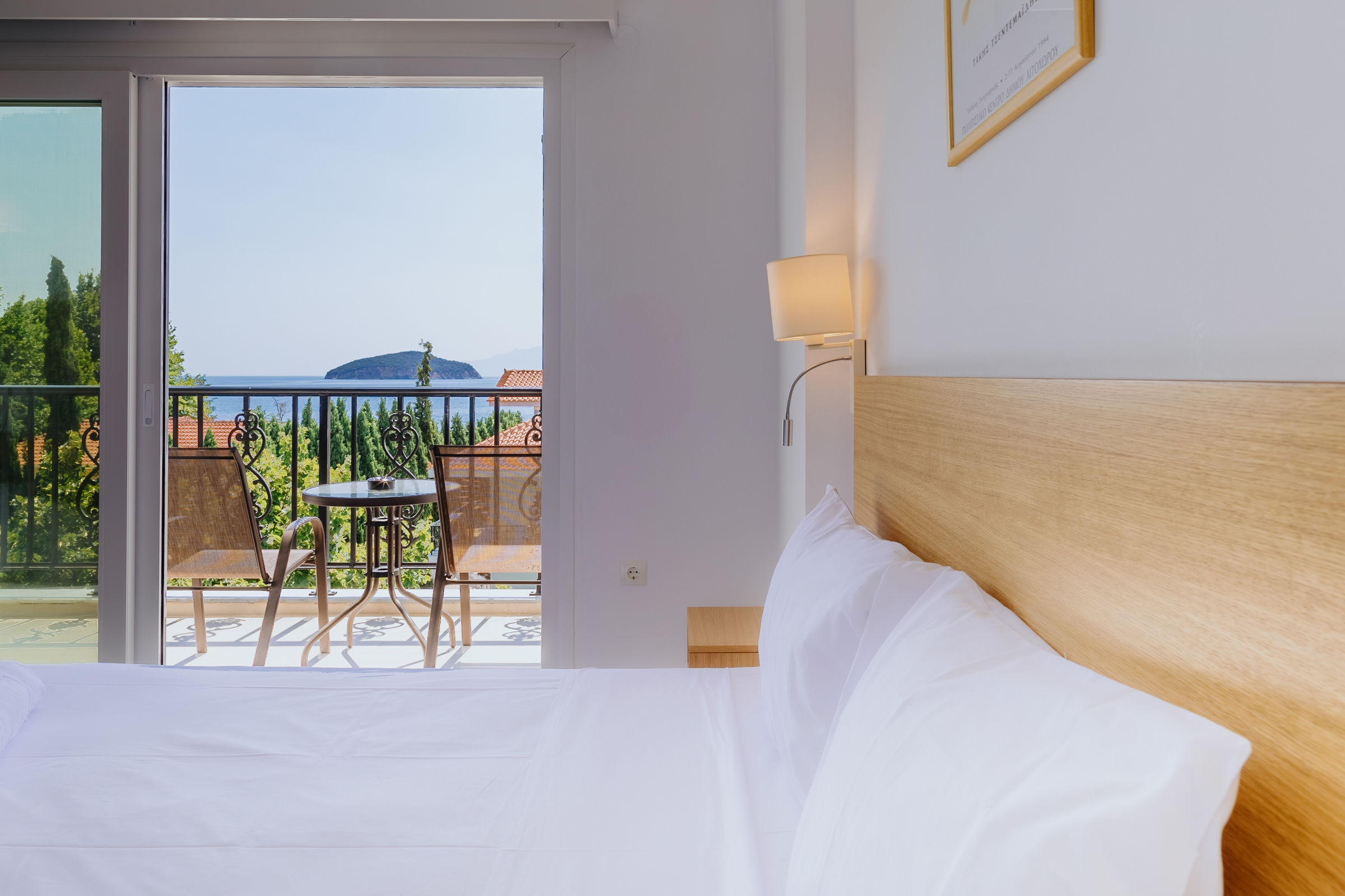 BLUE BAY HOTEL NEA IRAKLITSA