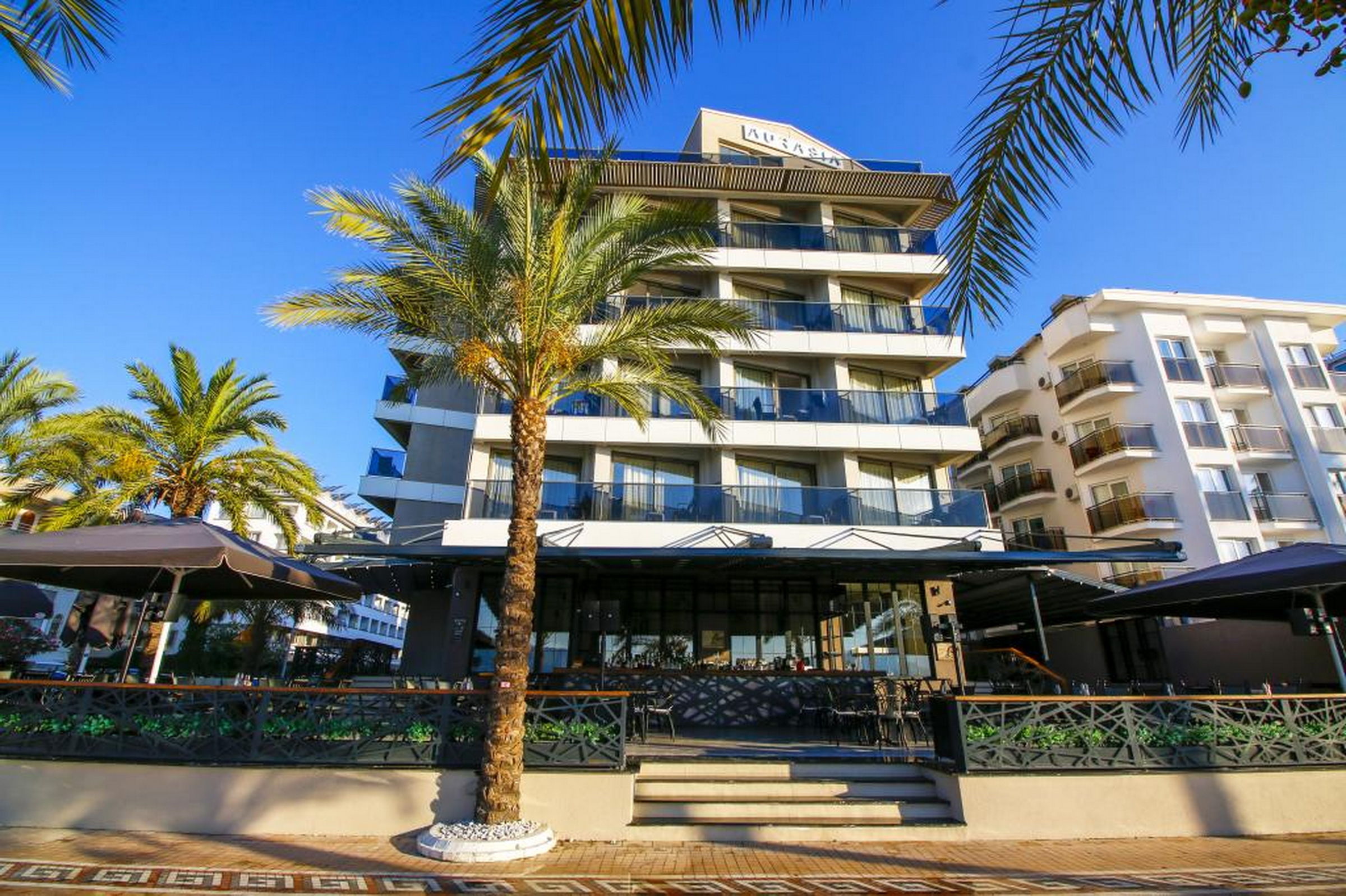 AURASIA BEACH HOTEL