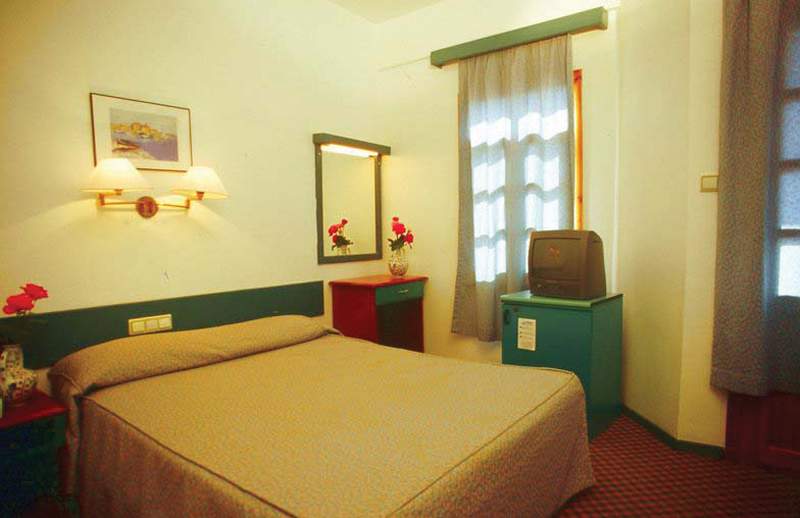 PERDIKIA HILL HOTEL
