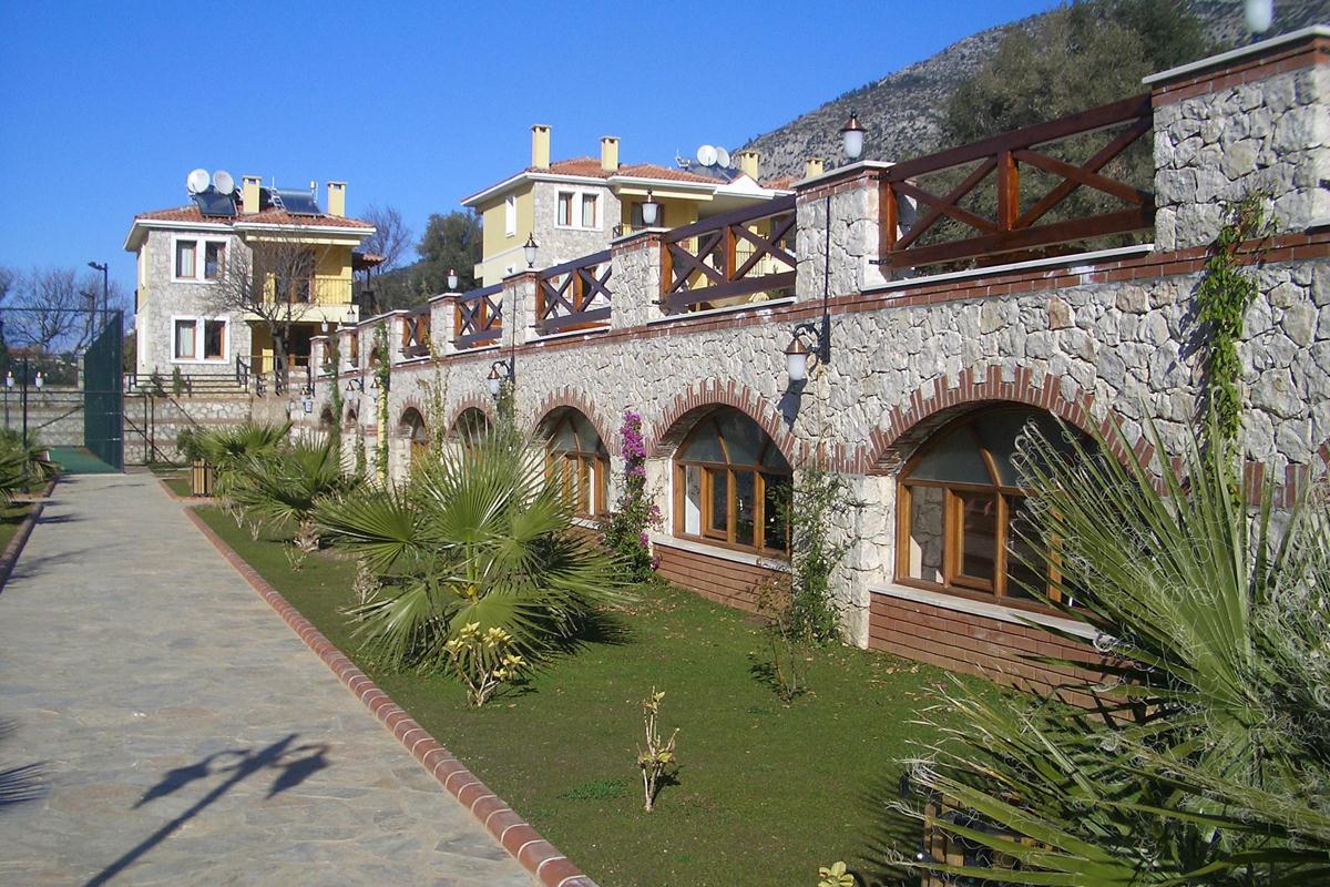 PERDIKIA HILL HOTEL