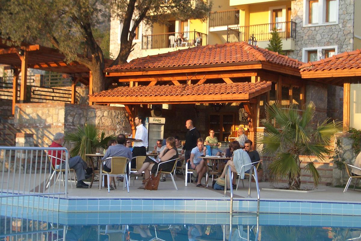 PERDIKIA HILL HOTEL