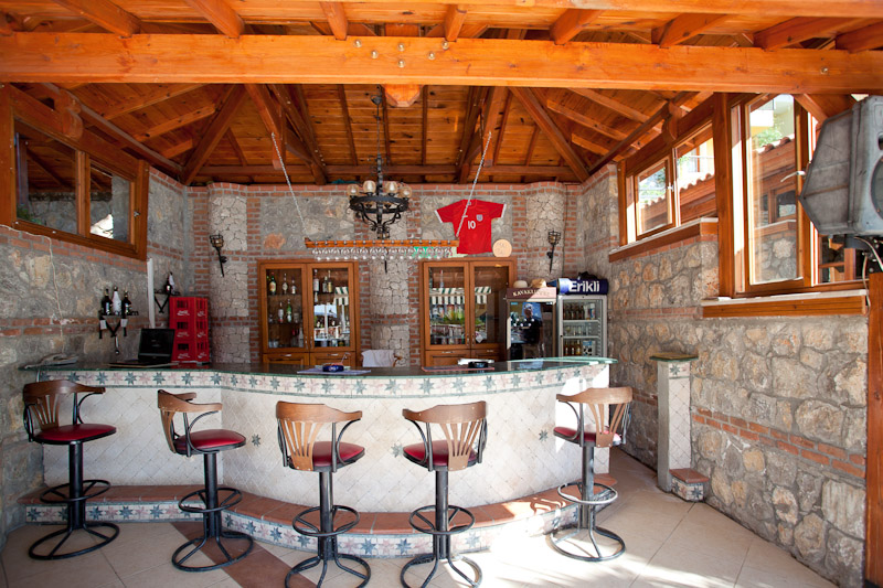PERDIKIA HILL HOTEL