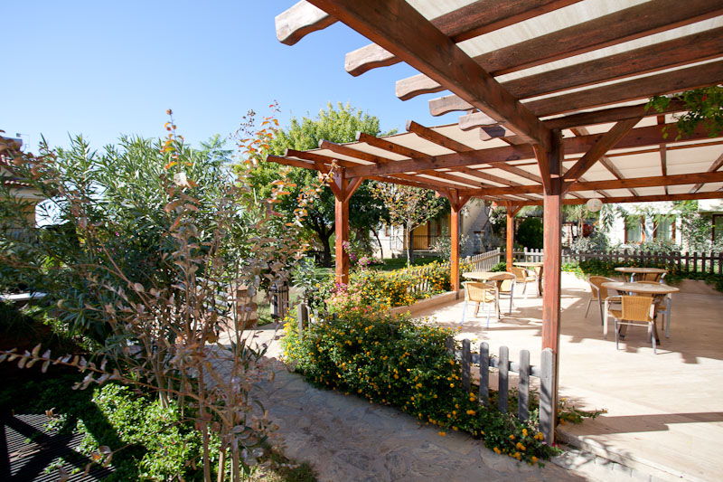 PERDIKIA HILL HOTEL
