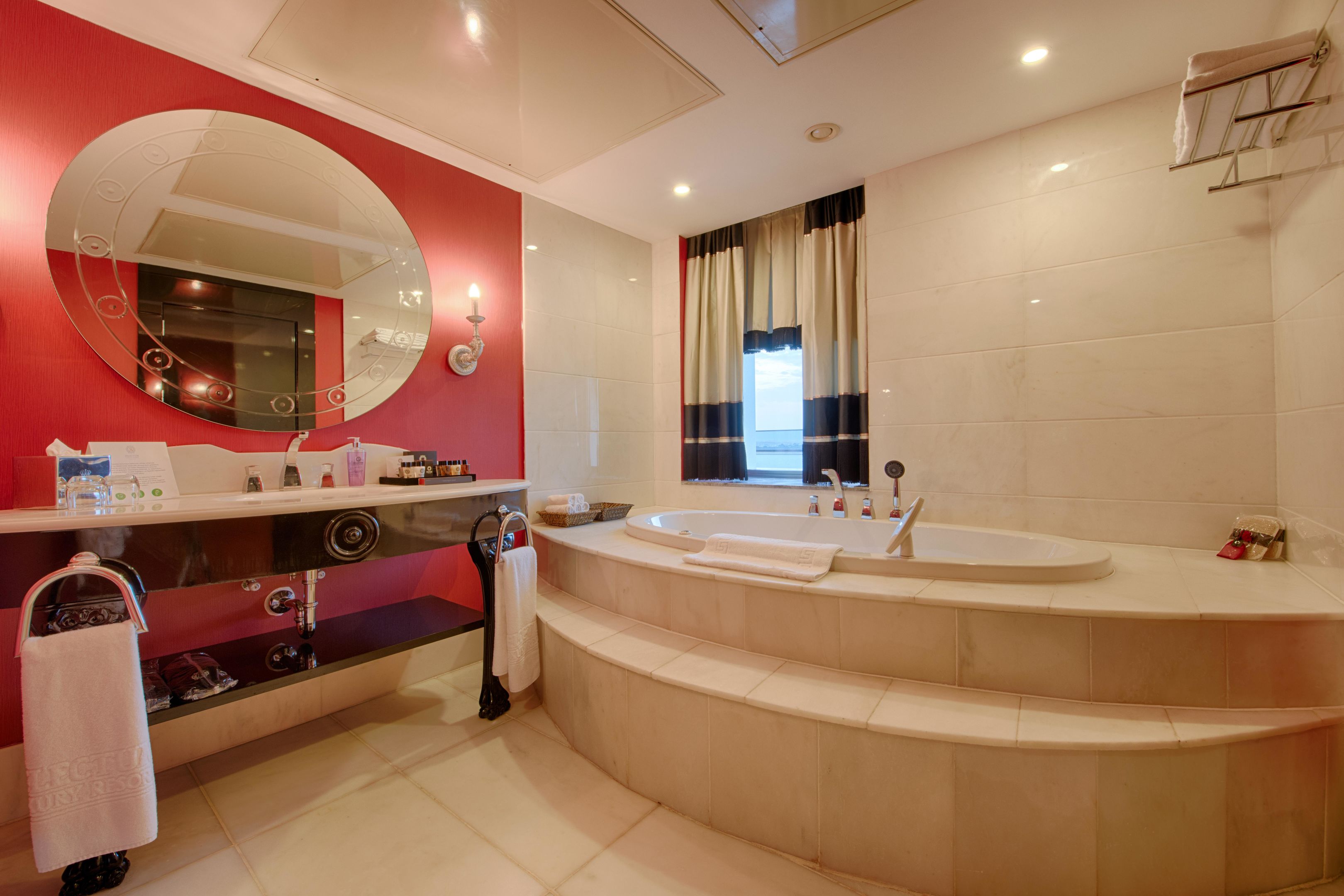 SELECTUM LUXURY RESORT