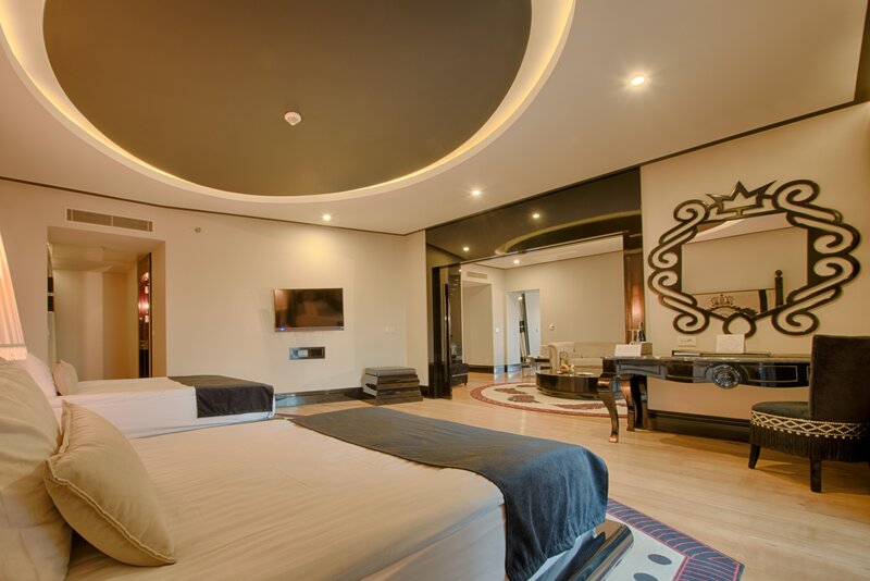 SELECTUM LUXURY RESORT