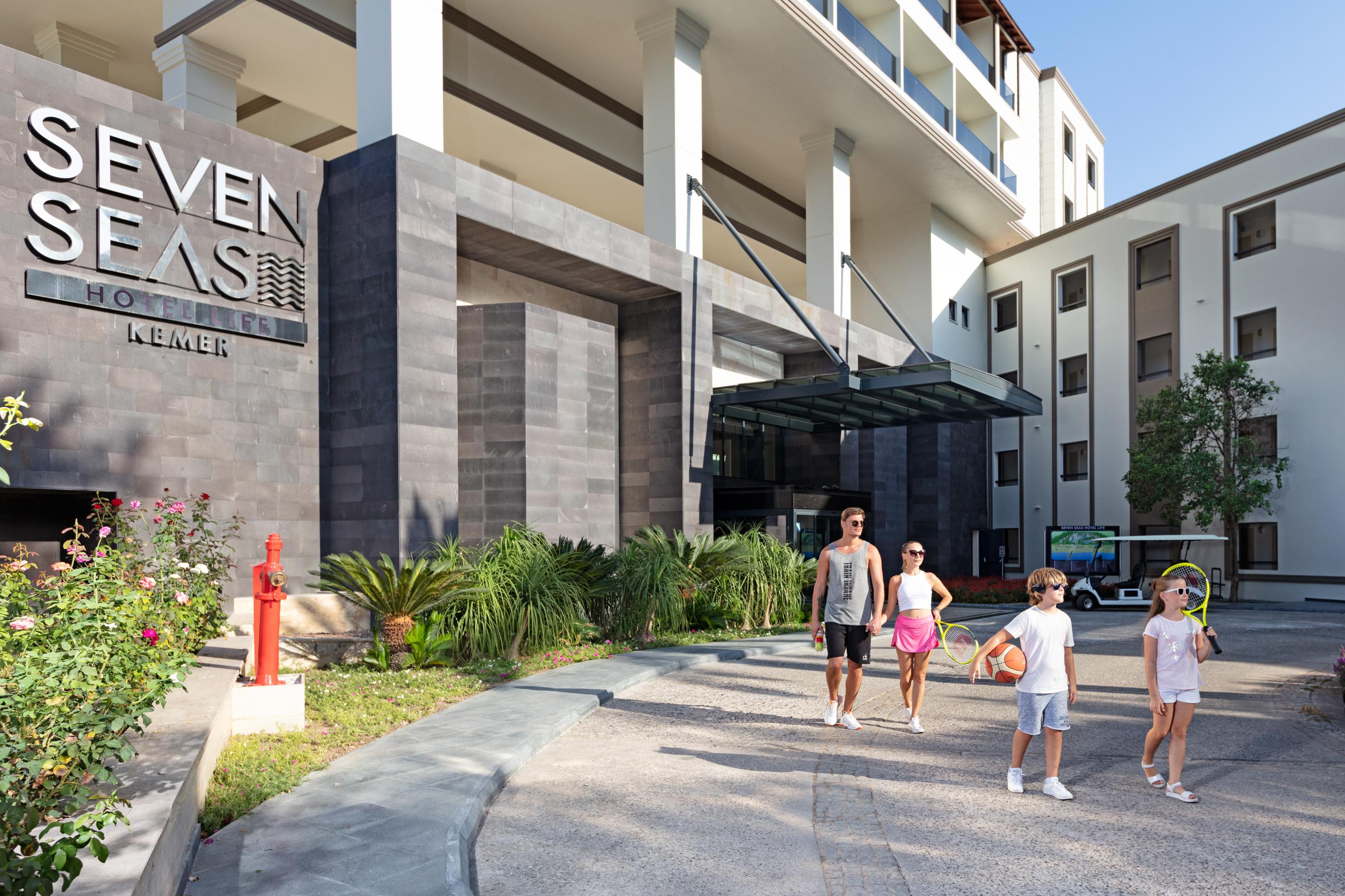 SEVEN SEAS HOTEL LIFE