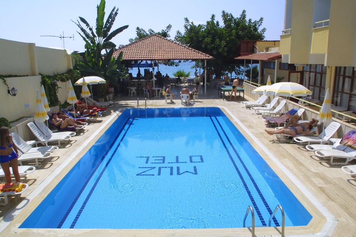 MUZ HOTEL