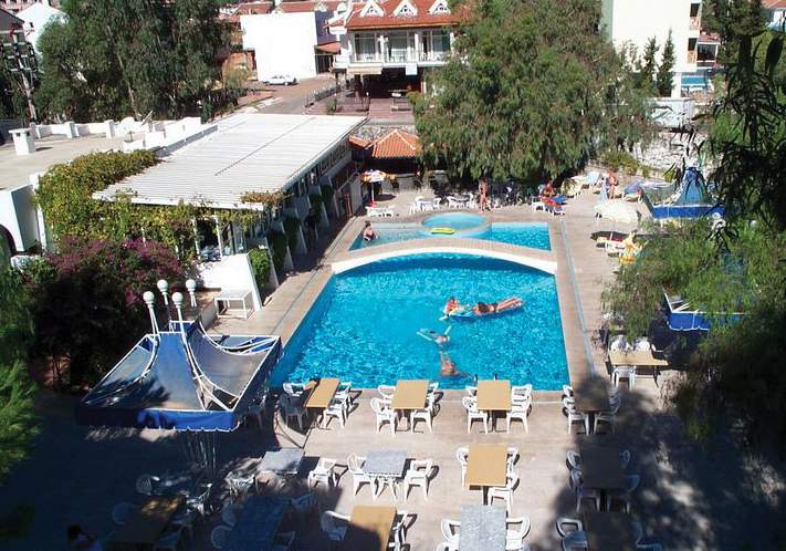 CLUB MUNAMAR BEACH RESORT