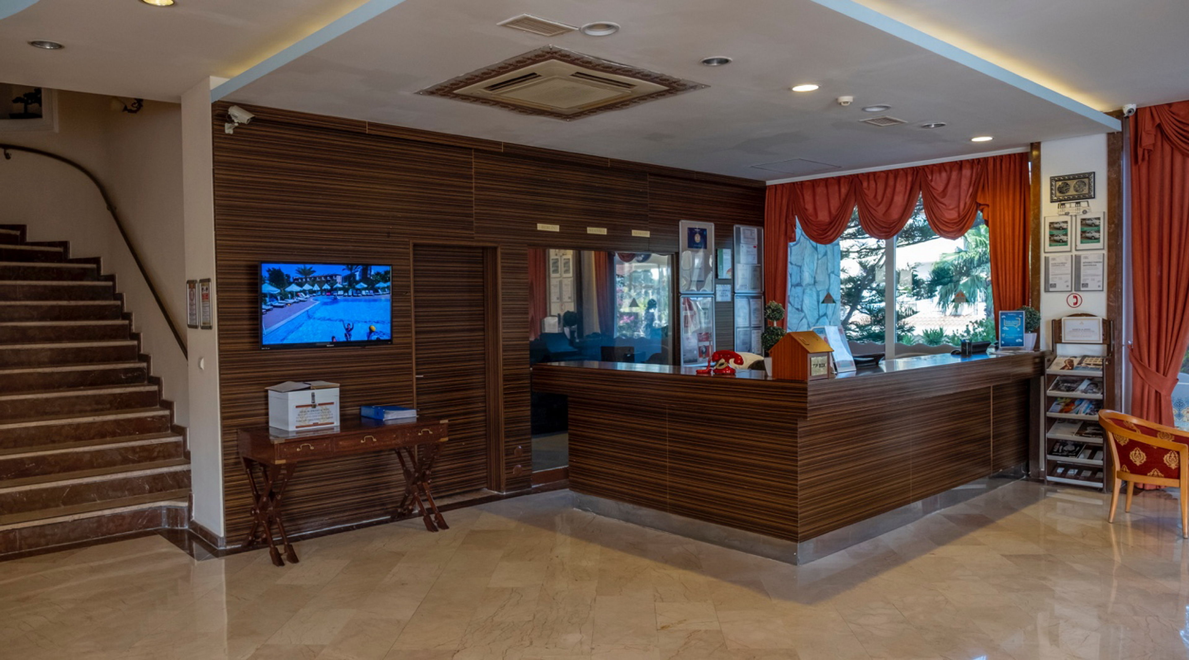 PINE HOUSE HOTEL