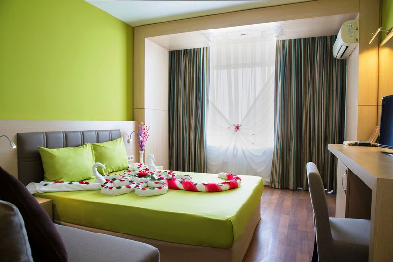 MIRA MERIDIA BEACH HOTEL