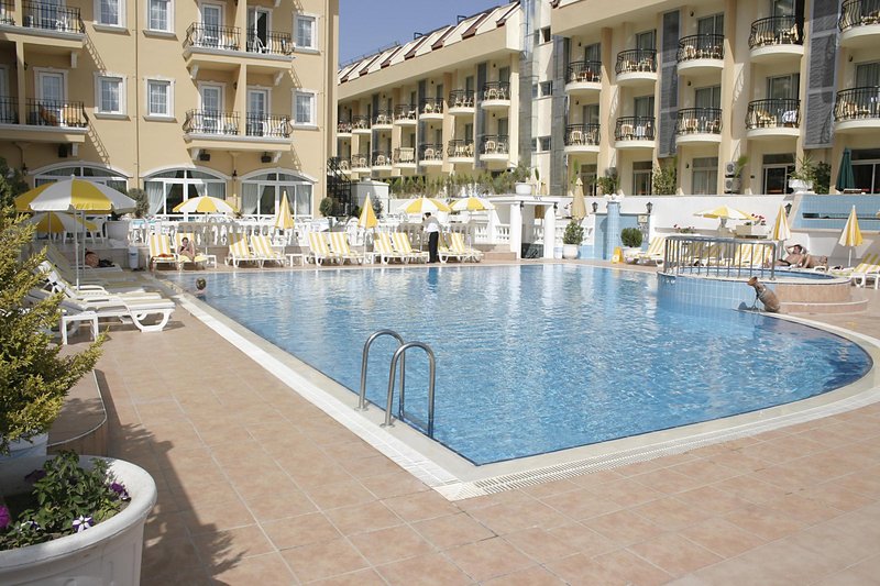 SINATRA HOTEL