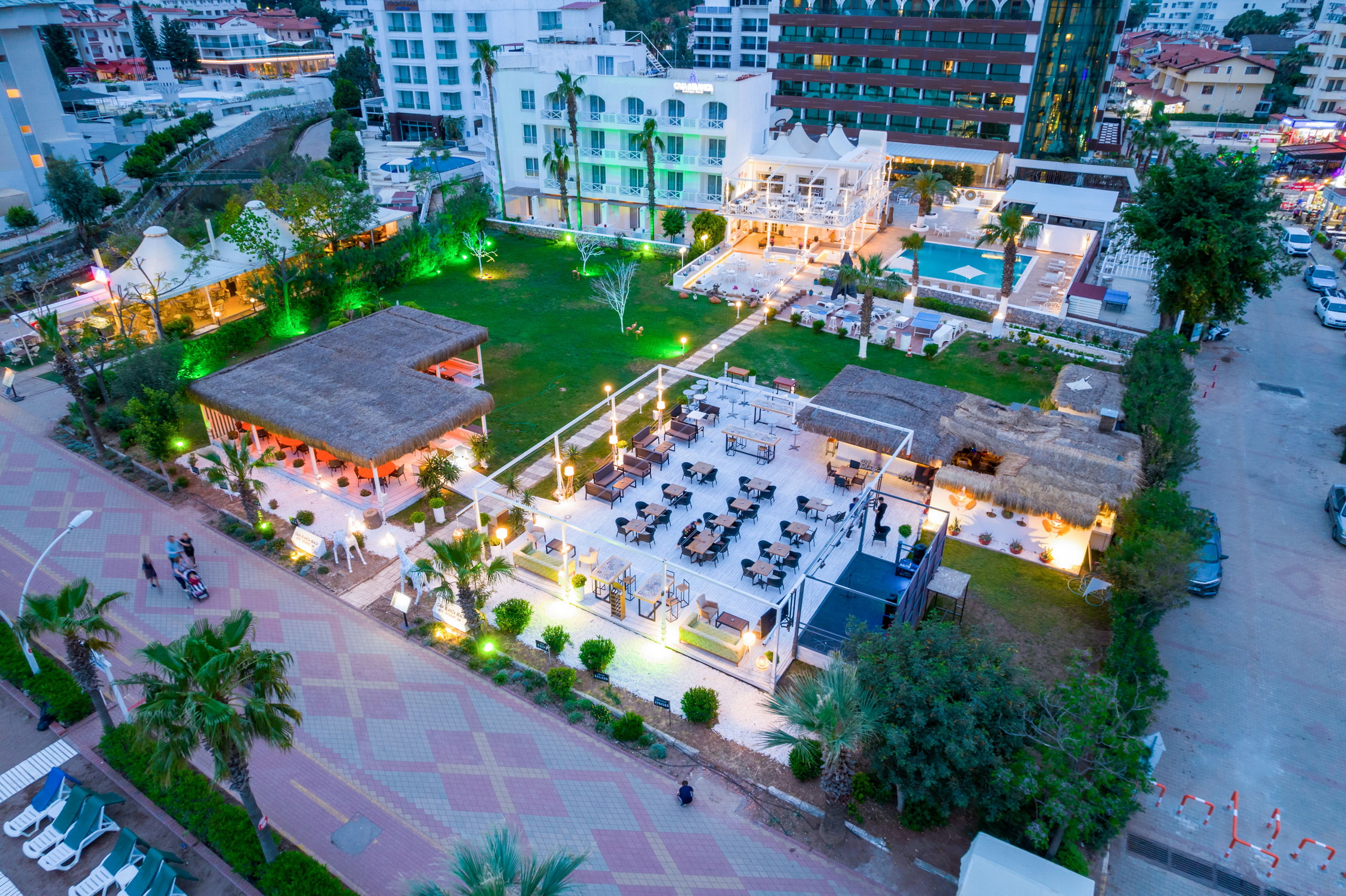 CASA BLANCA BEACH HOTEL 13+