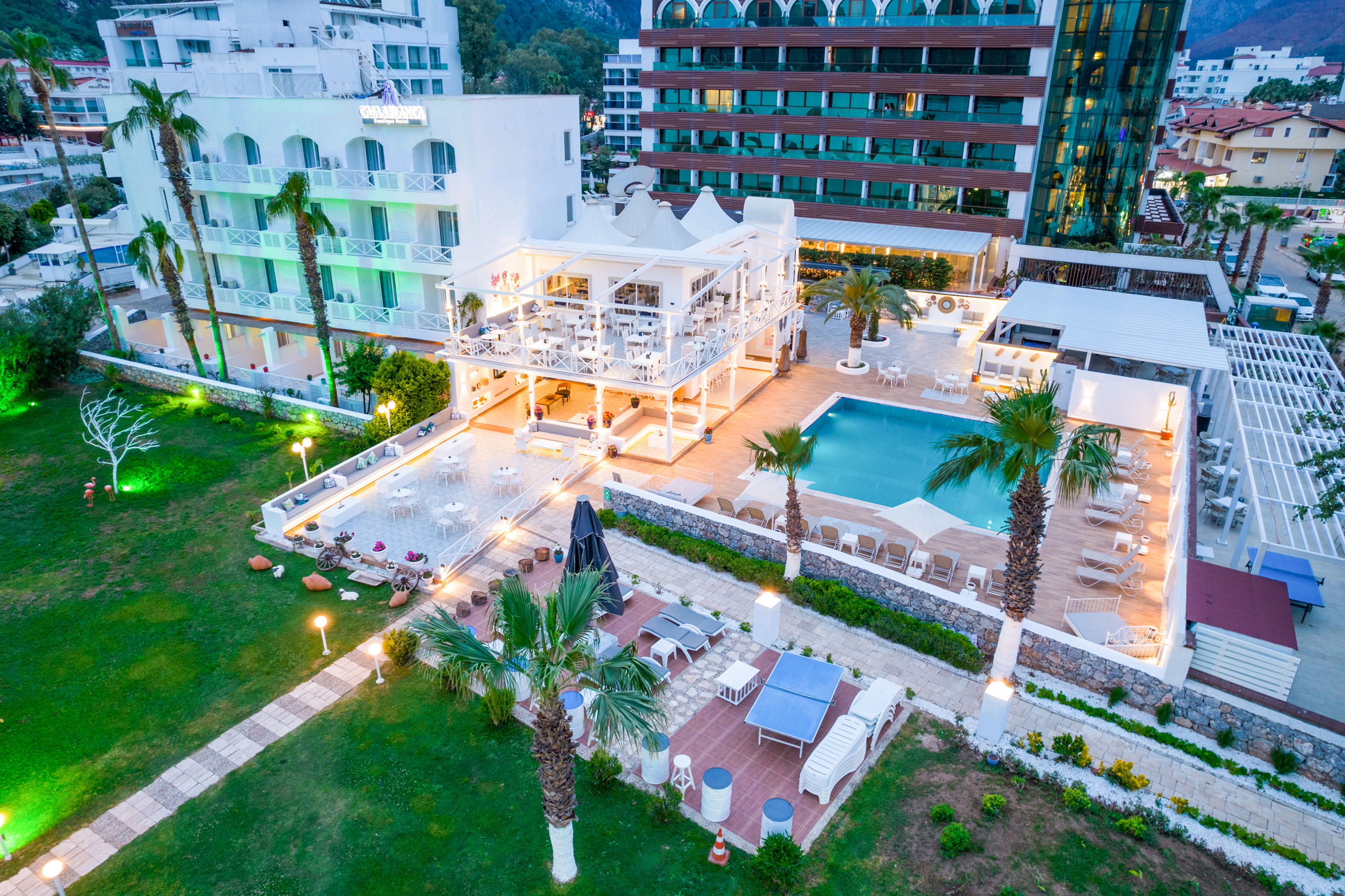 CASA BLANCA BEACH HOTEL 13+