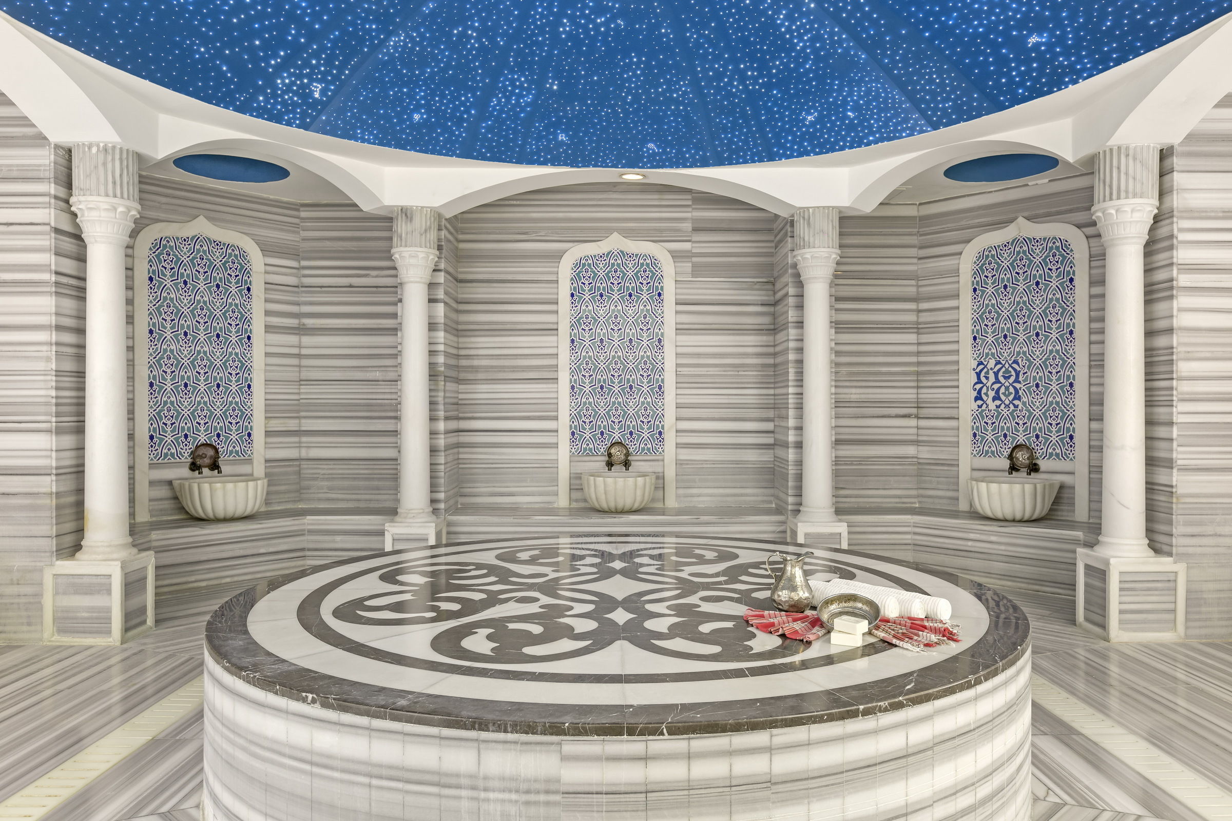 ROYAL HOLIDAY PALACE
