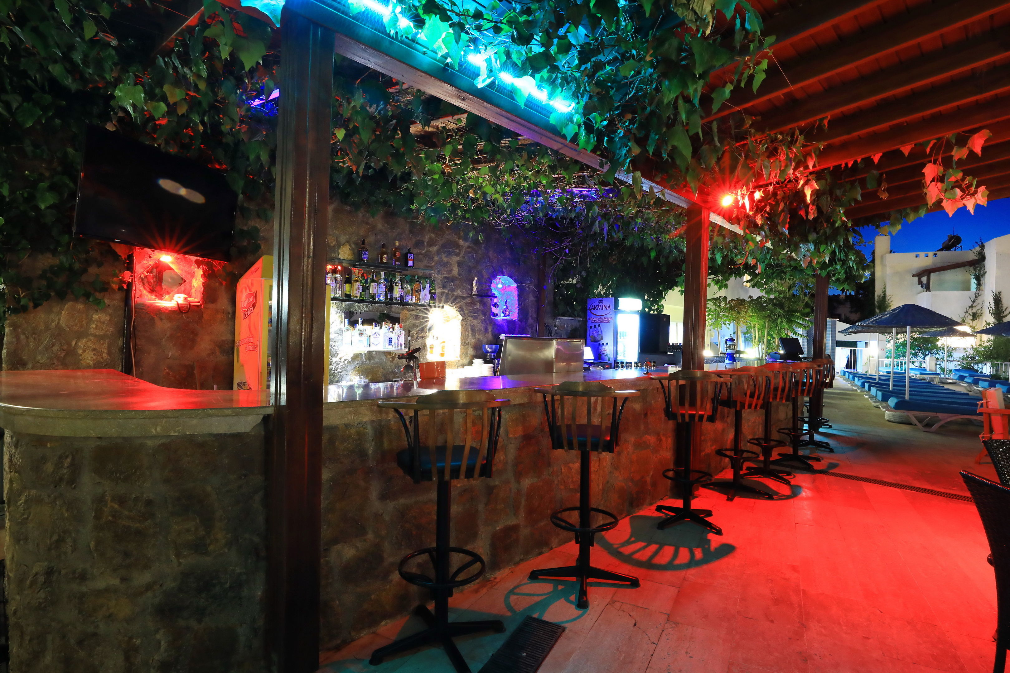 SUMMER GARDEN SUITES - BEACH HOTEL