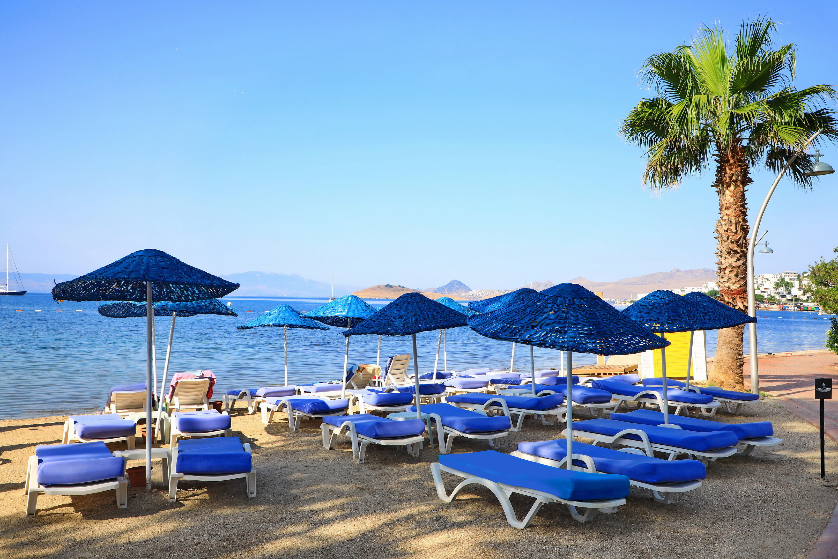 SUMMER GARDEN SUITES - BEACH HOTEL